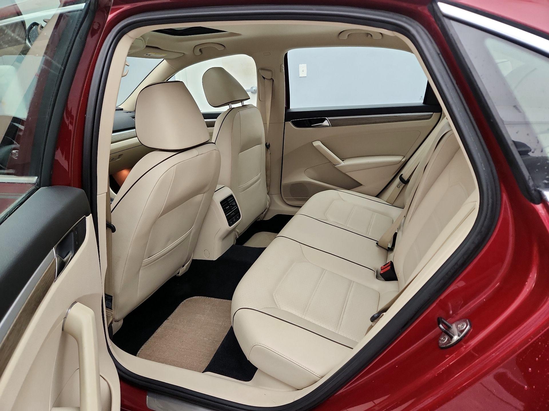 Thumbnail: 2016 Volkswagen Passat - 20