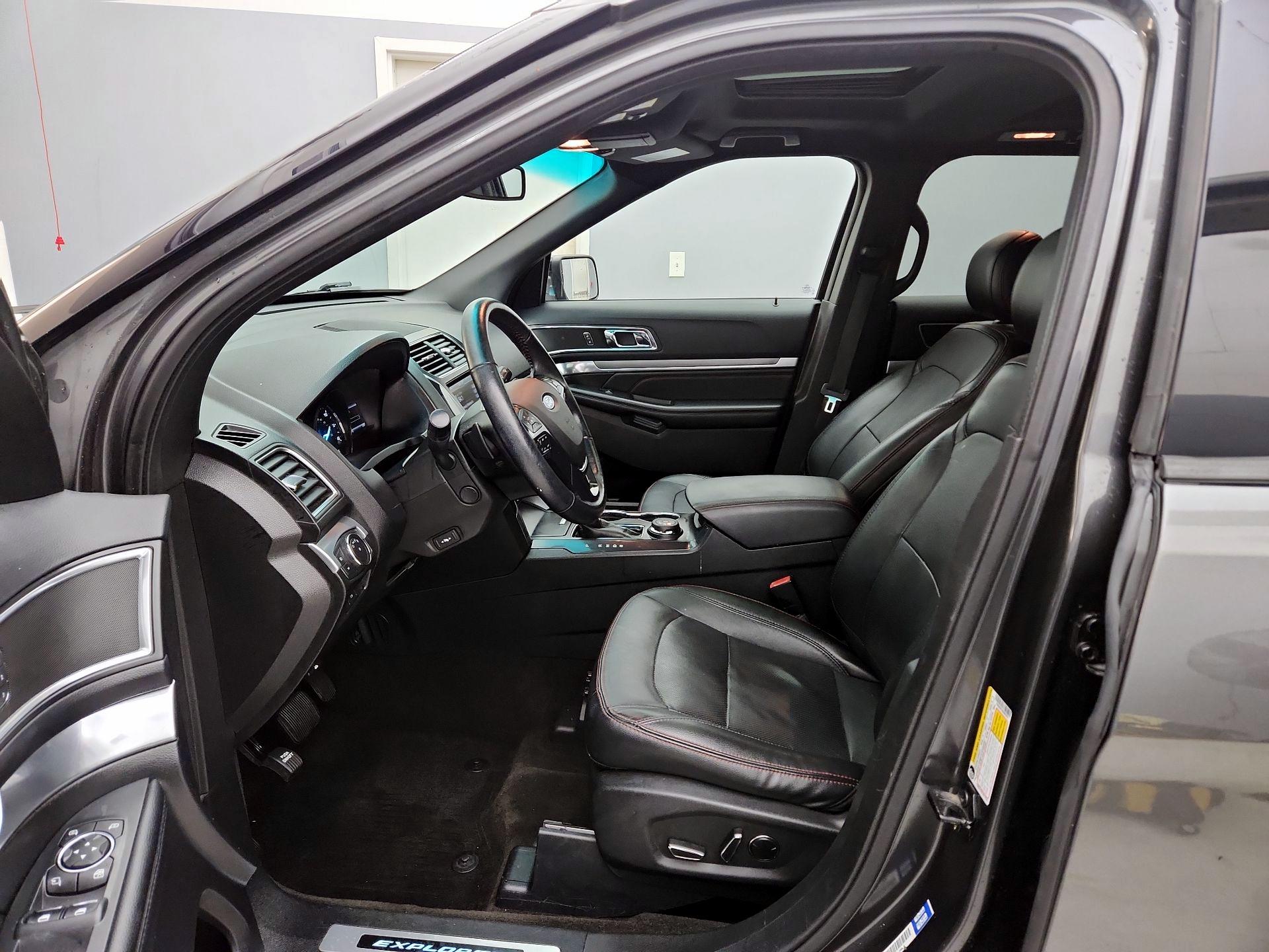 Thumbnail: 2016 Ford Explorer - 11