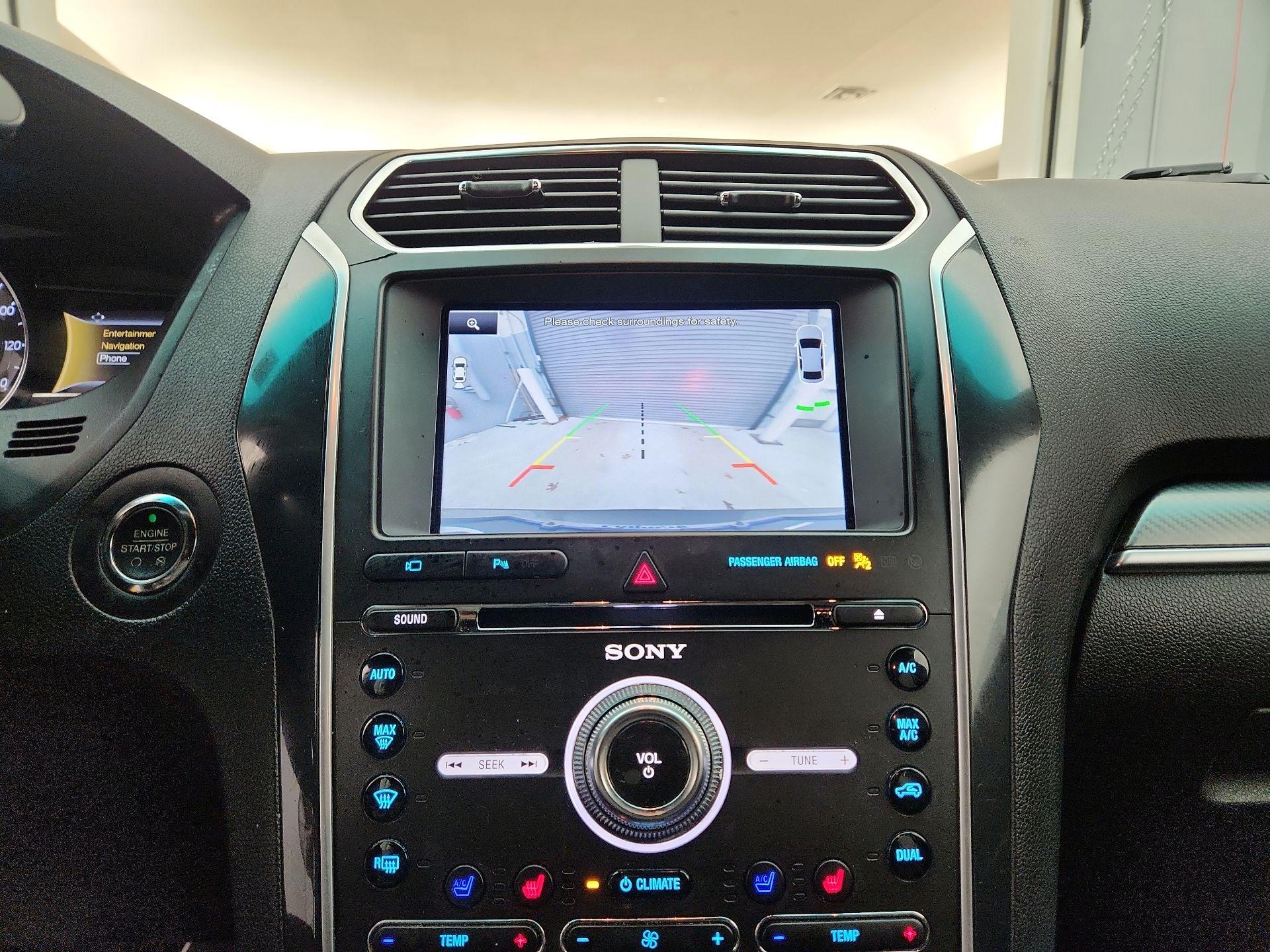 Thumbnail: 2016 Ford Explorer - 14