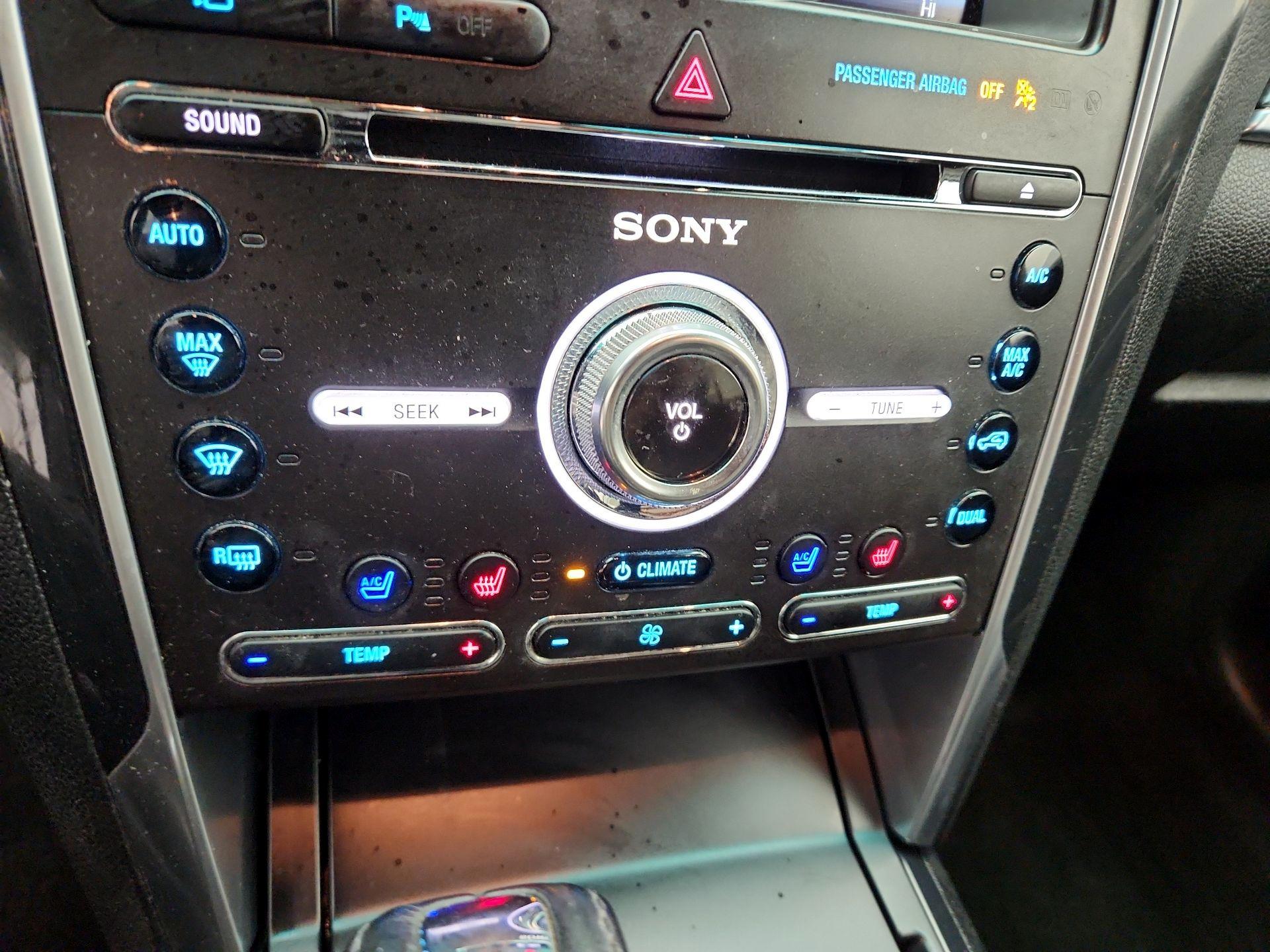 Thumbnail: 2016 Ford Explorer - 16