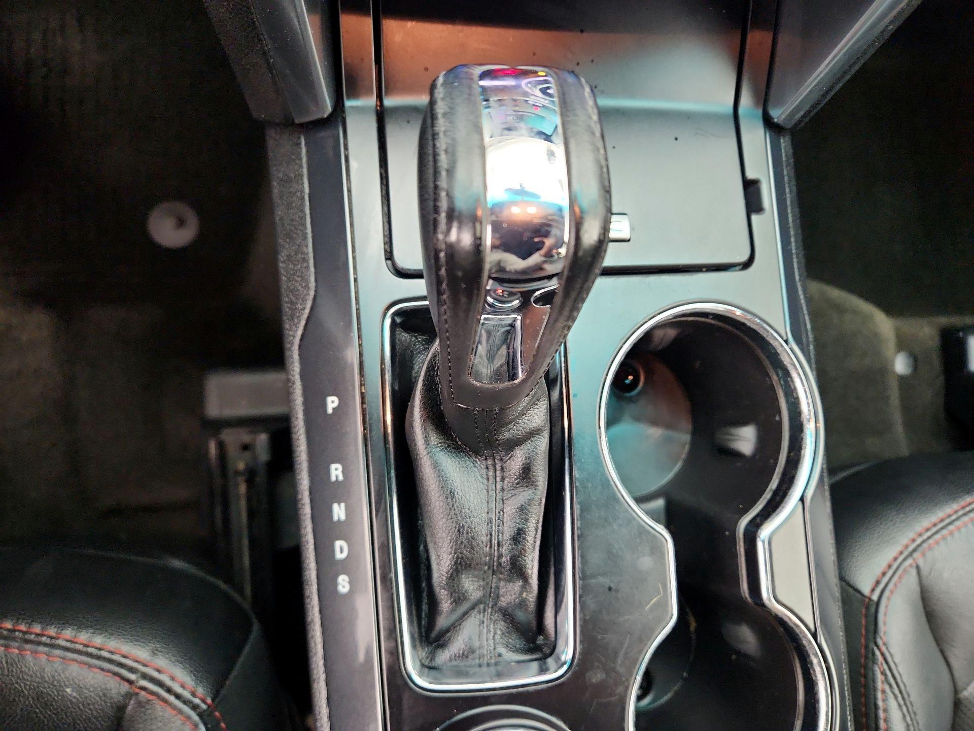 Thumbnail: 2016 Ford Explorer - 17