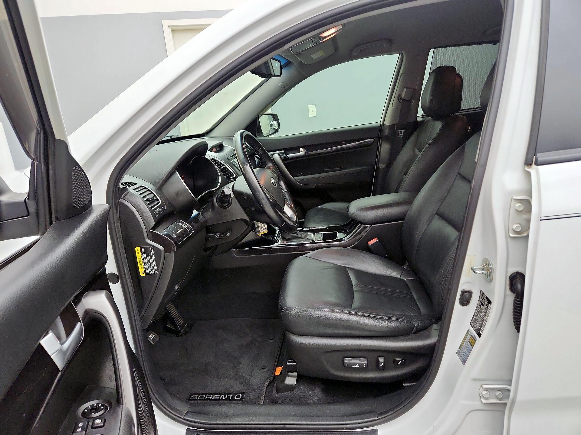 Thumbnail: 2015 Kia Sorento - 11