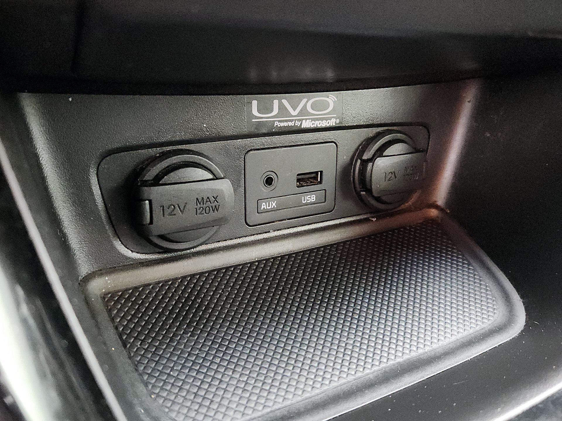 Thumbnail: 2015 Kia Sorento - 18