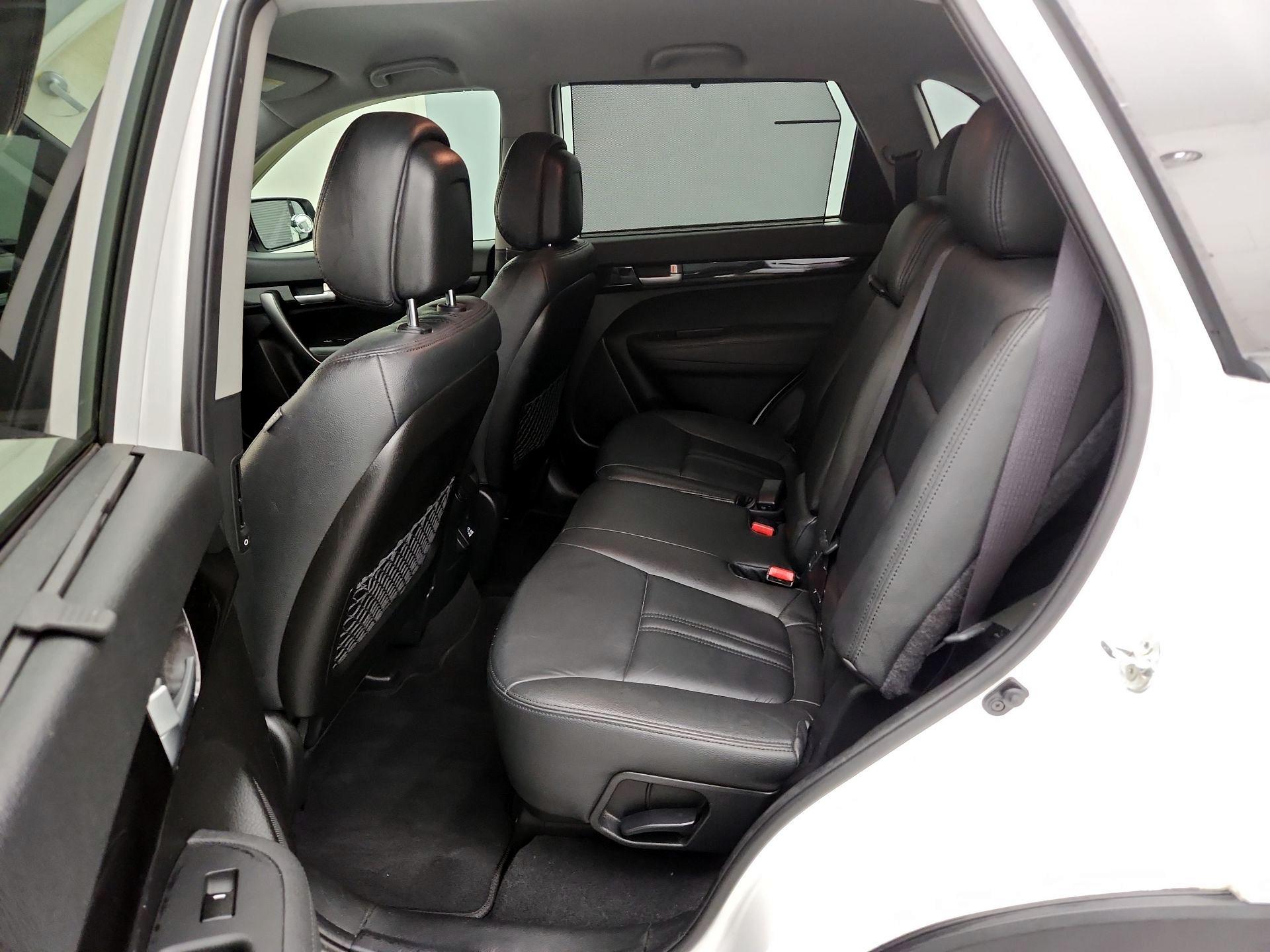 Thumbnail: 2015 Kia Sorento - 19