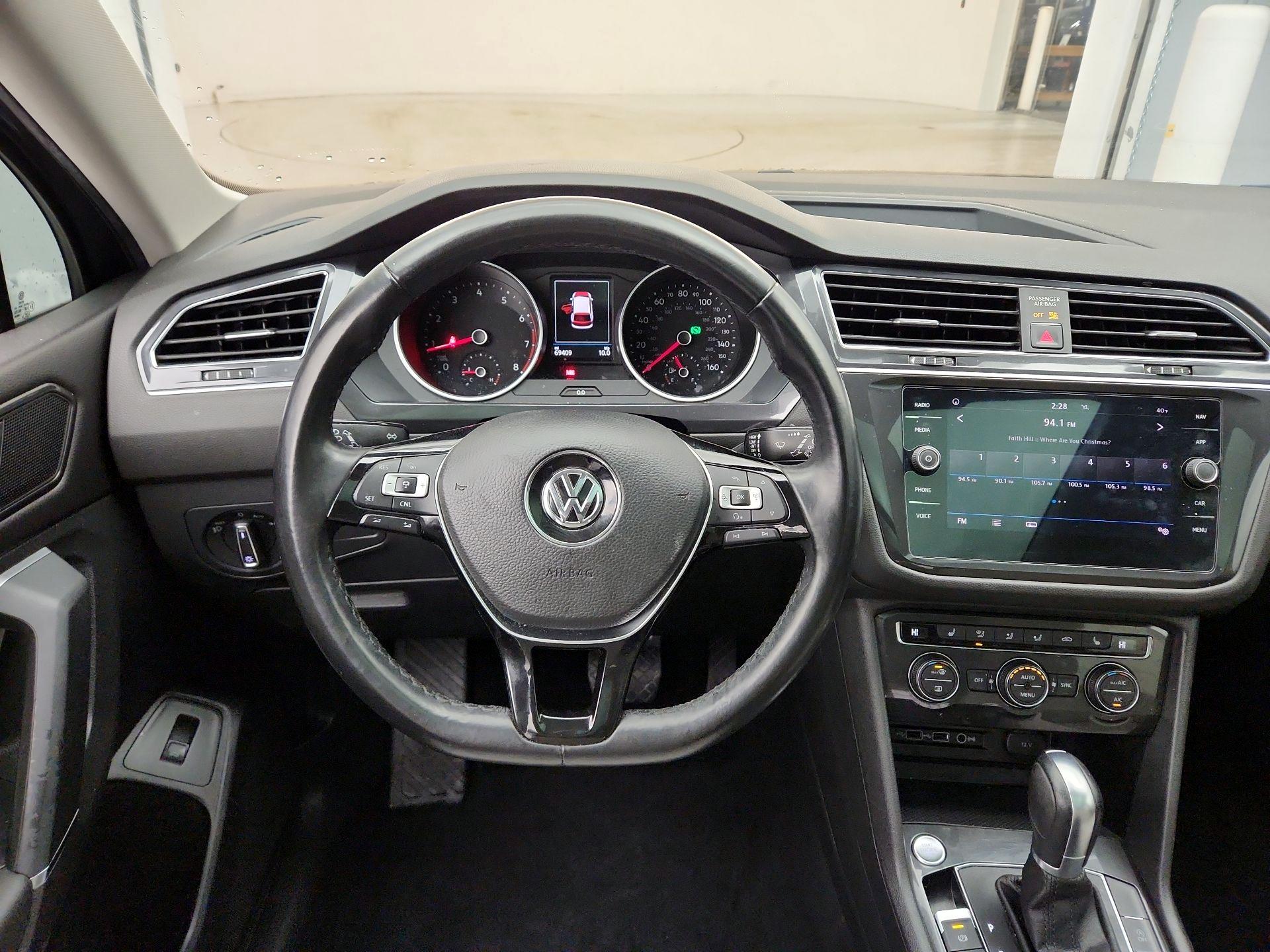 Thumbnail: 2018 Volkswagen Tiguan - 10