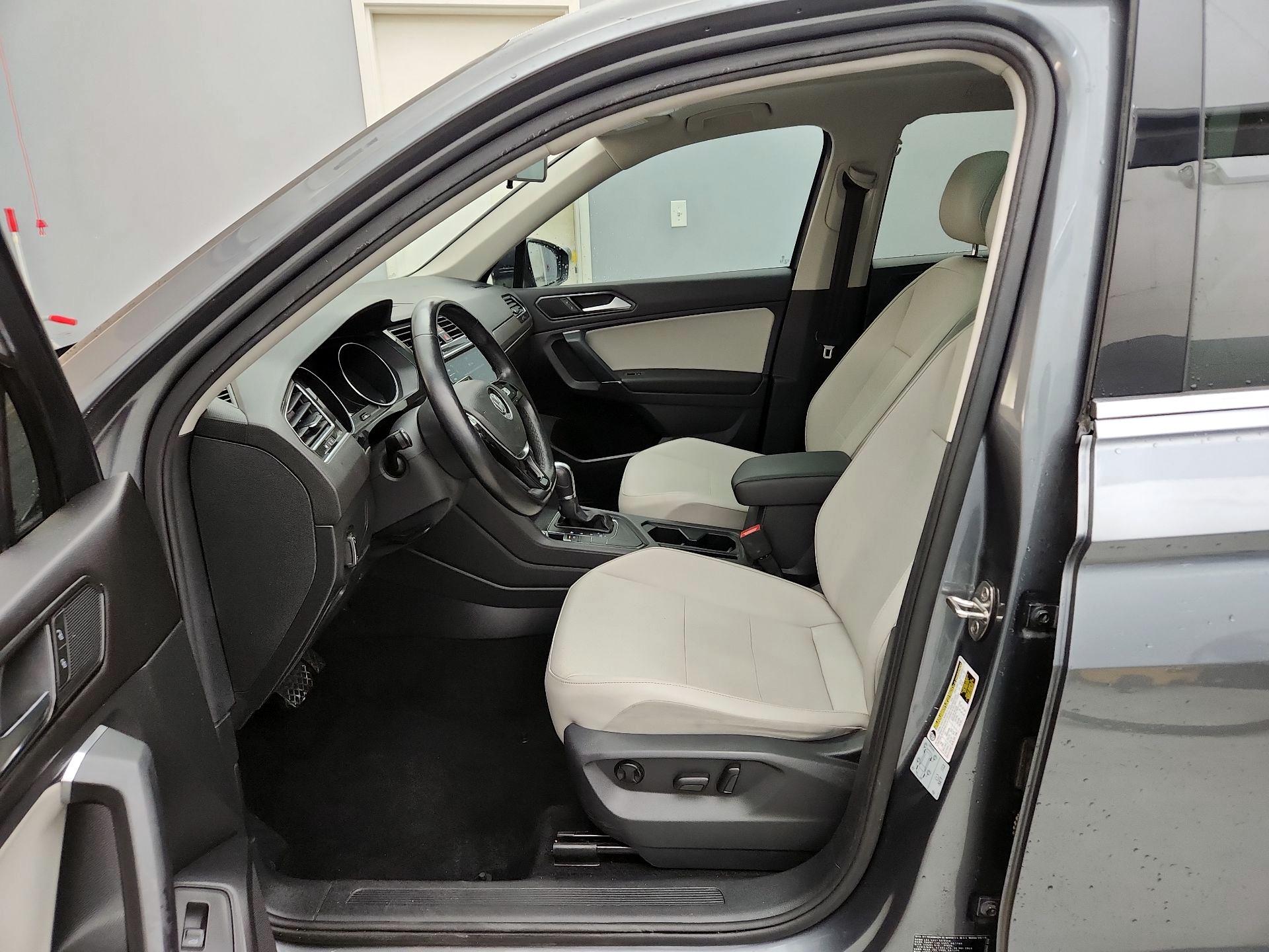 Thumbnail: 2018 Volkswagen Tiguan - 11