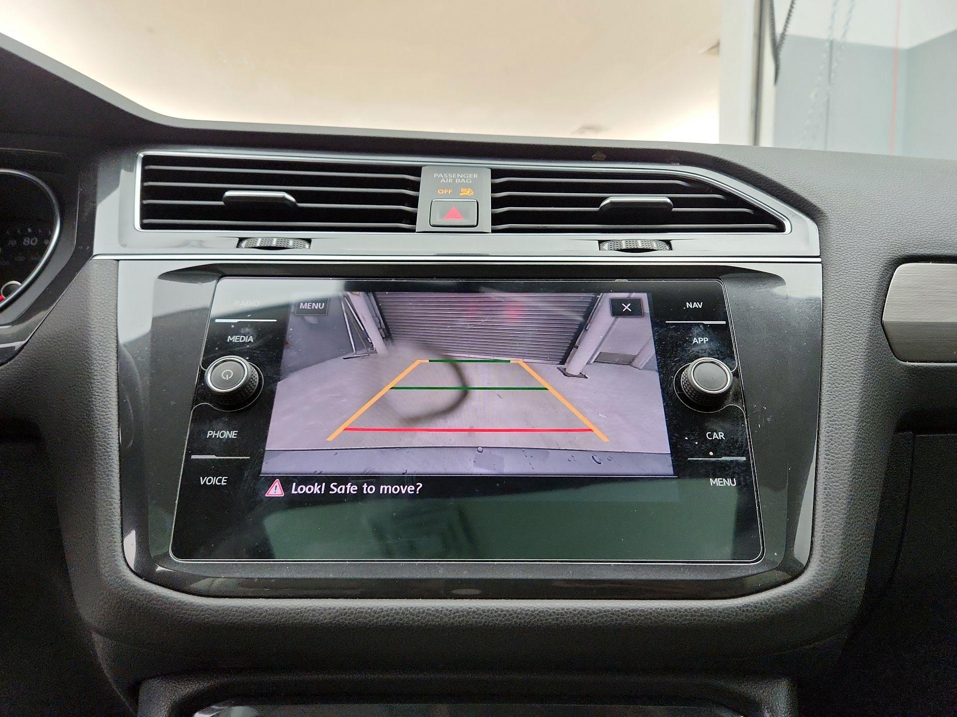 Thumbnail: 2018 Volkswagen Tiguan - 14