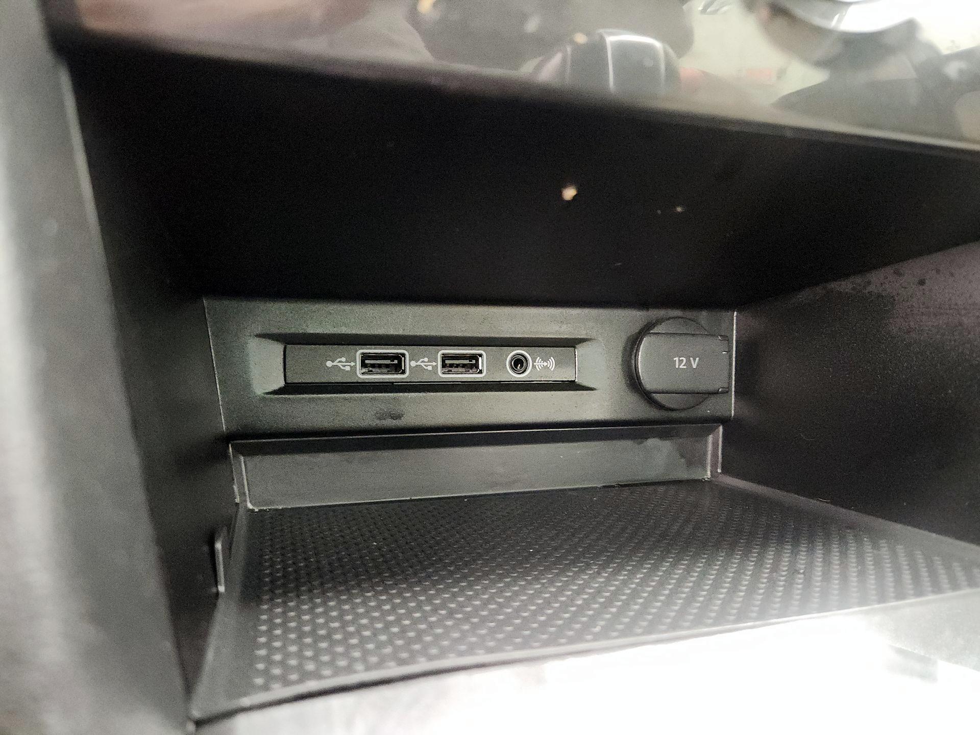 Thumbnail: 2018 Volkswagen Tiguan - 18