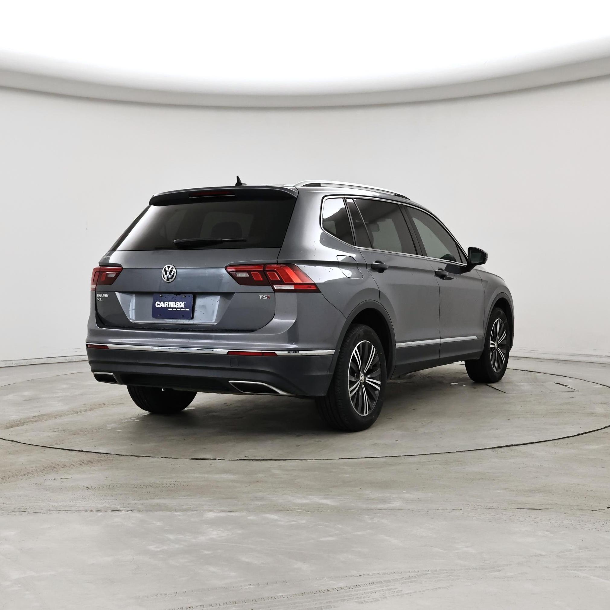 Thumbnail: 2018 Volkswagen Tiguan - 8