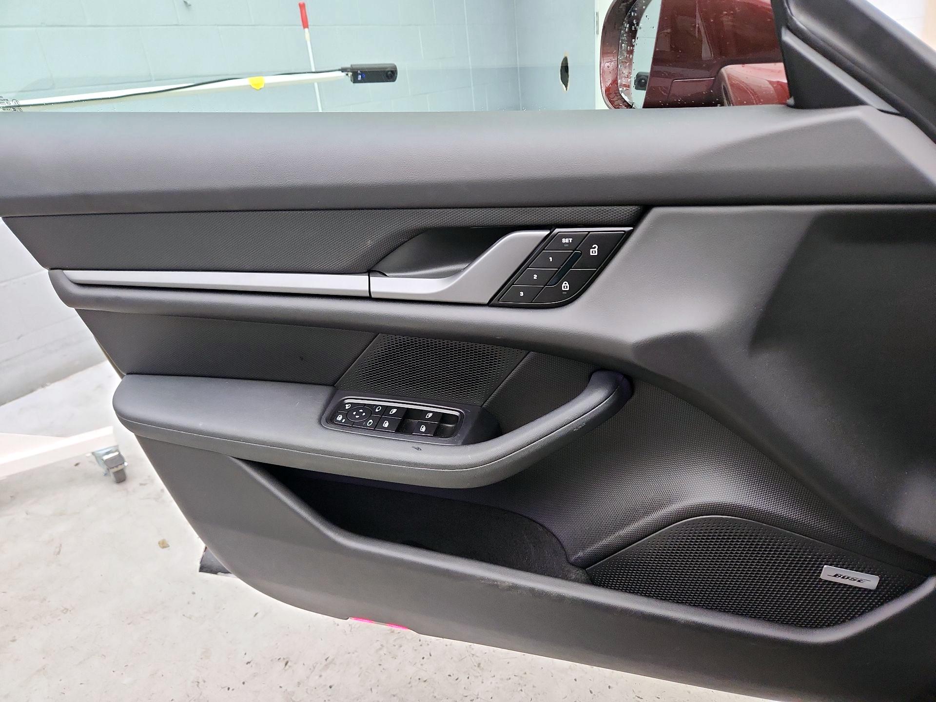 Thumbnail: 2022 Porsche Taycan - 12