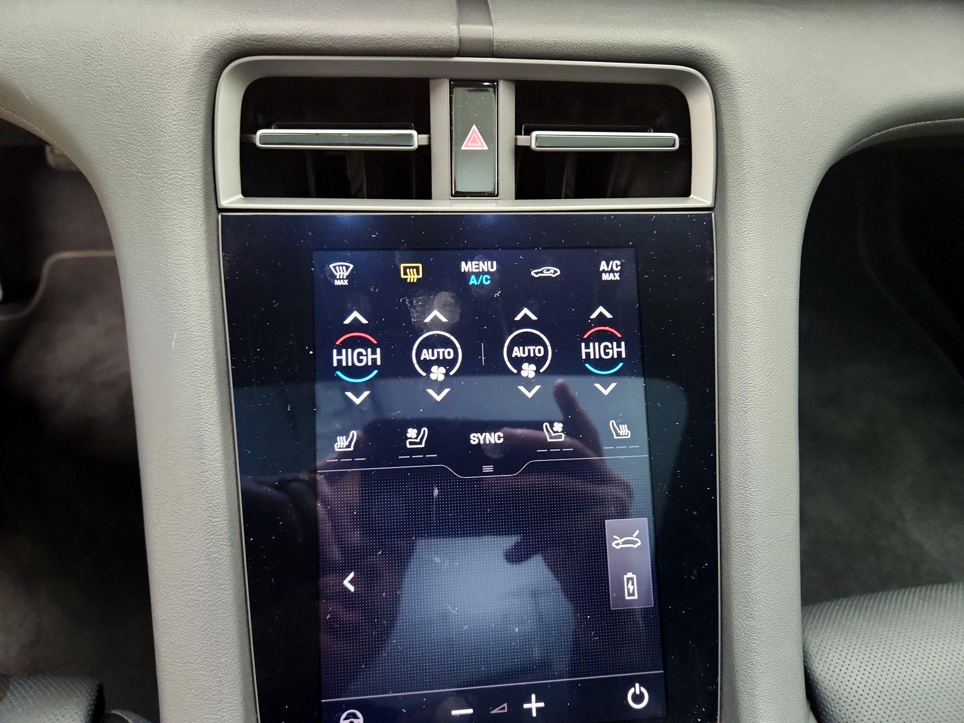 Thumbnail: 2022 Porsche Taycan - 17