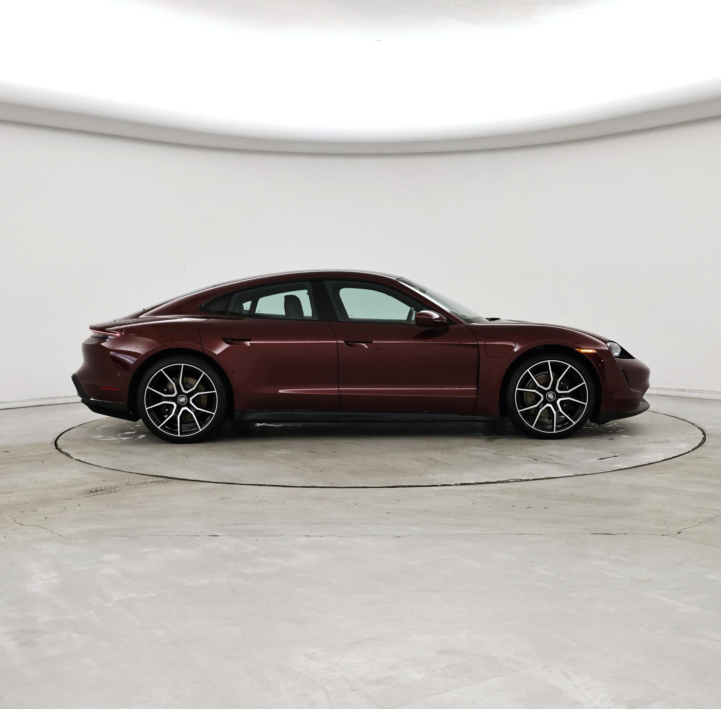 Thumbnail: 2022 Porsche Taycan - 7