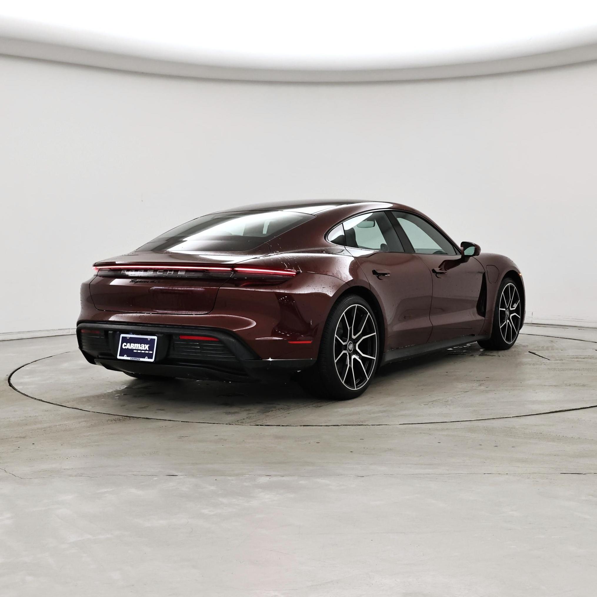 Thumbnail: 2022 Porsche Taycan - 8