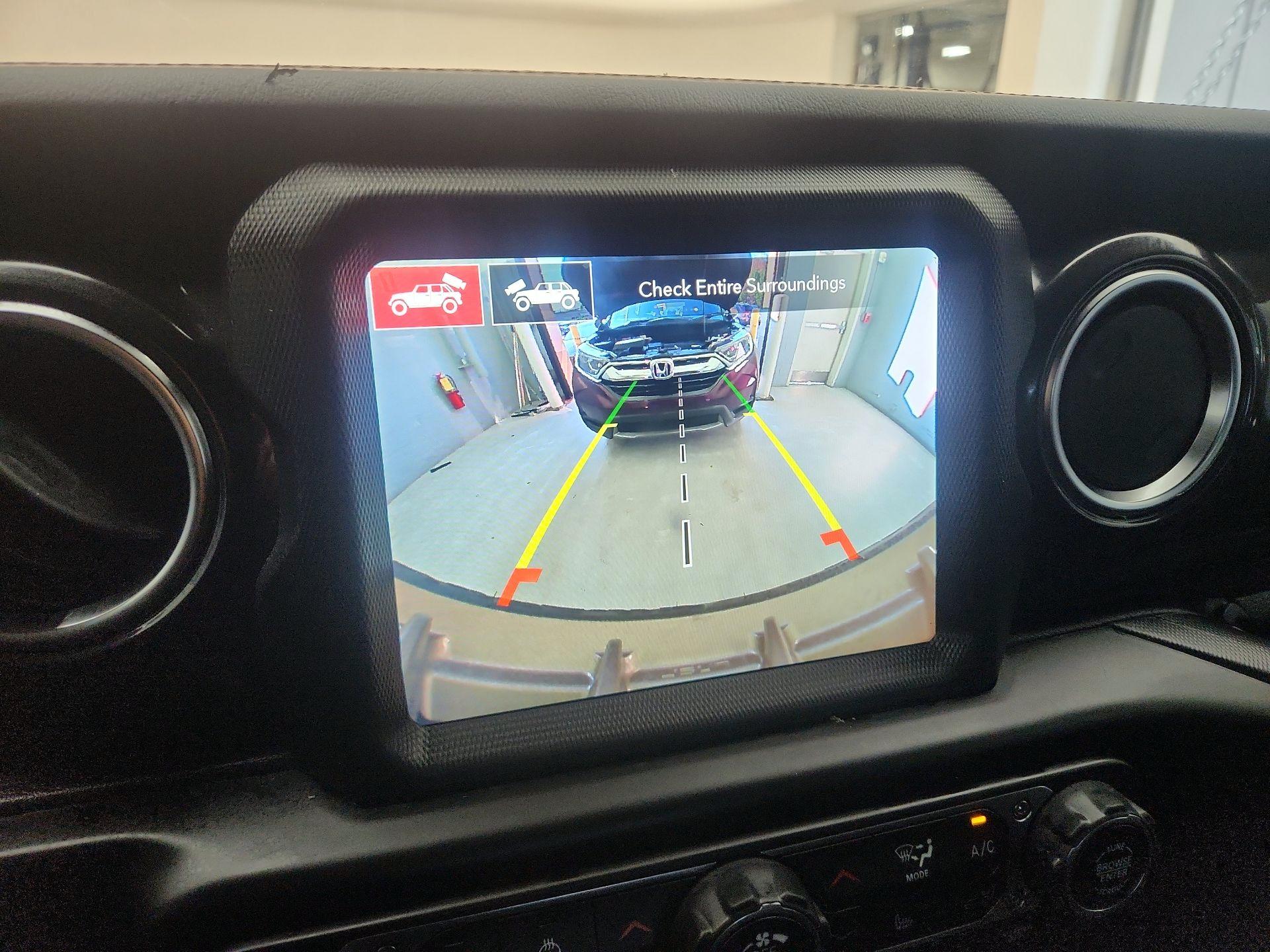 Thumbnail: 2022 Jeep Wrangler - 15