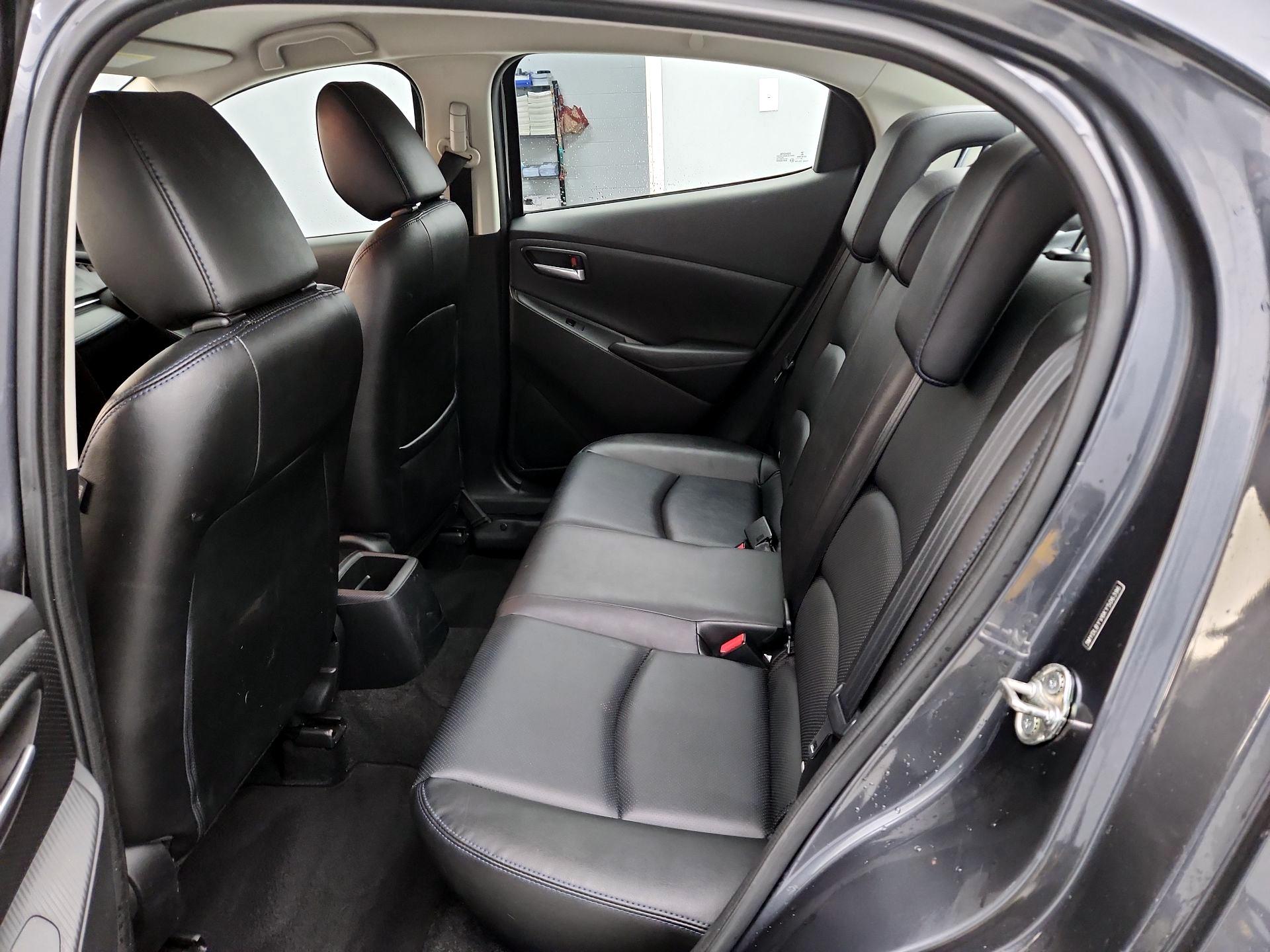 Thumbnail: 2019 Toyota Yaris - 19