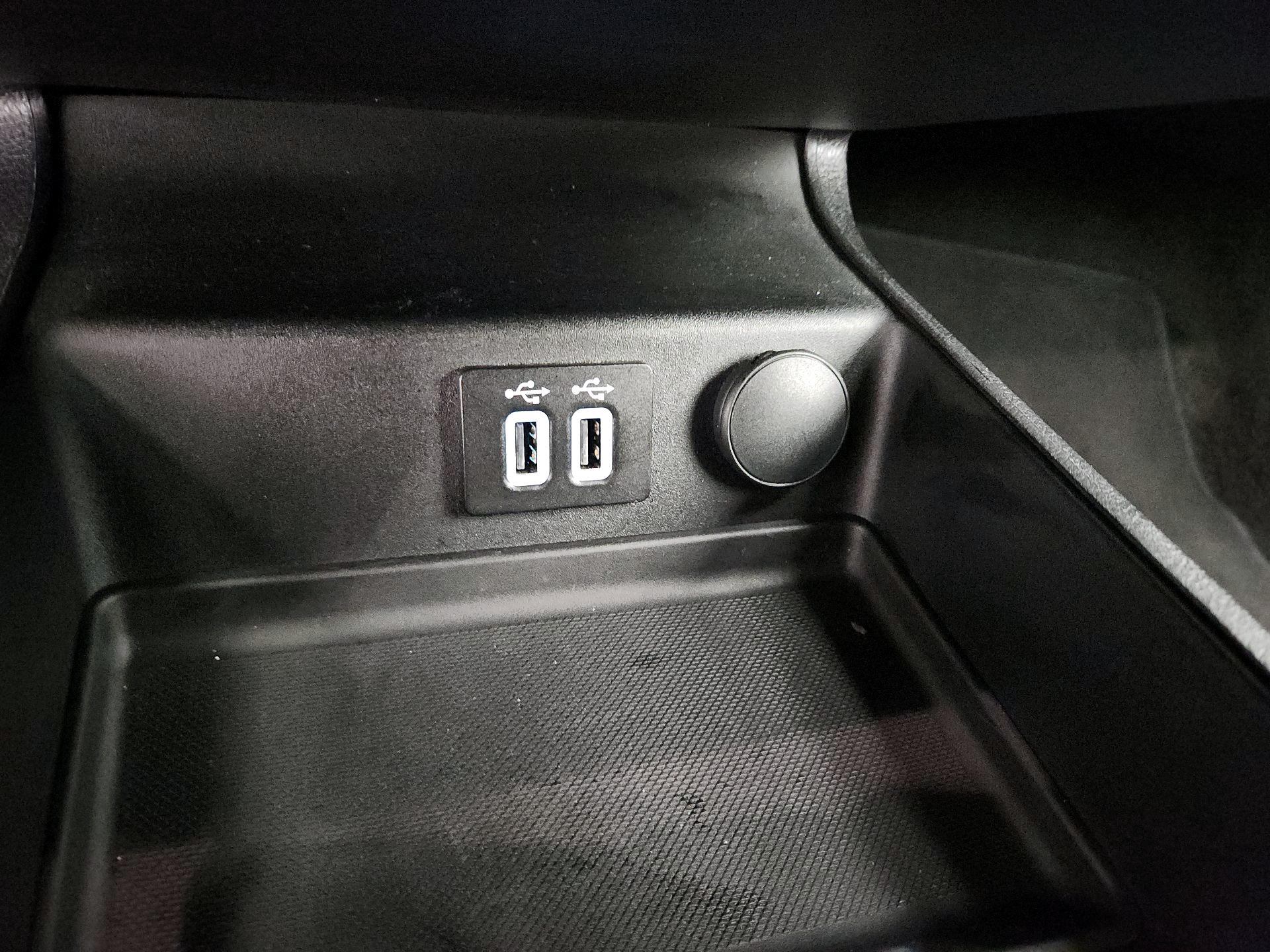 Thumbnail: 2020 Ford Fusion - 18