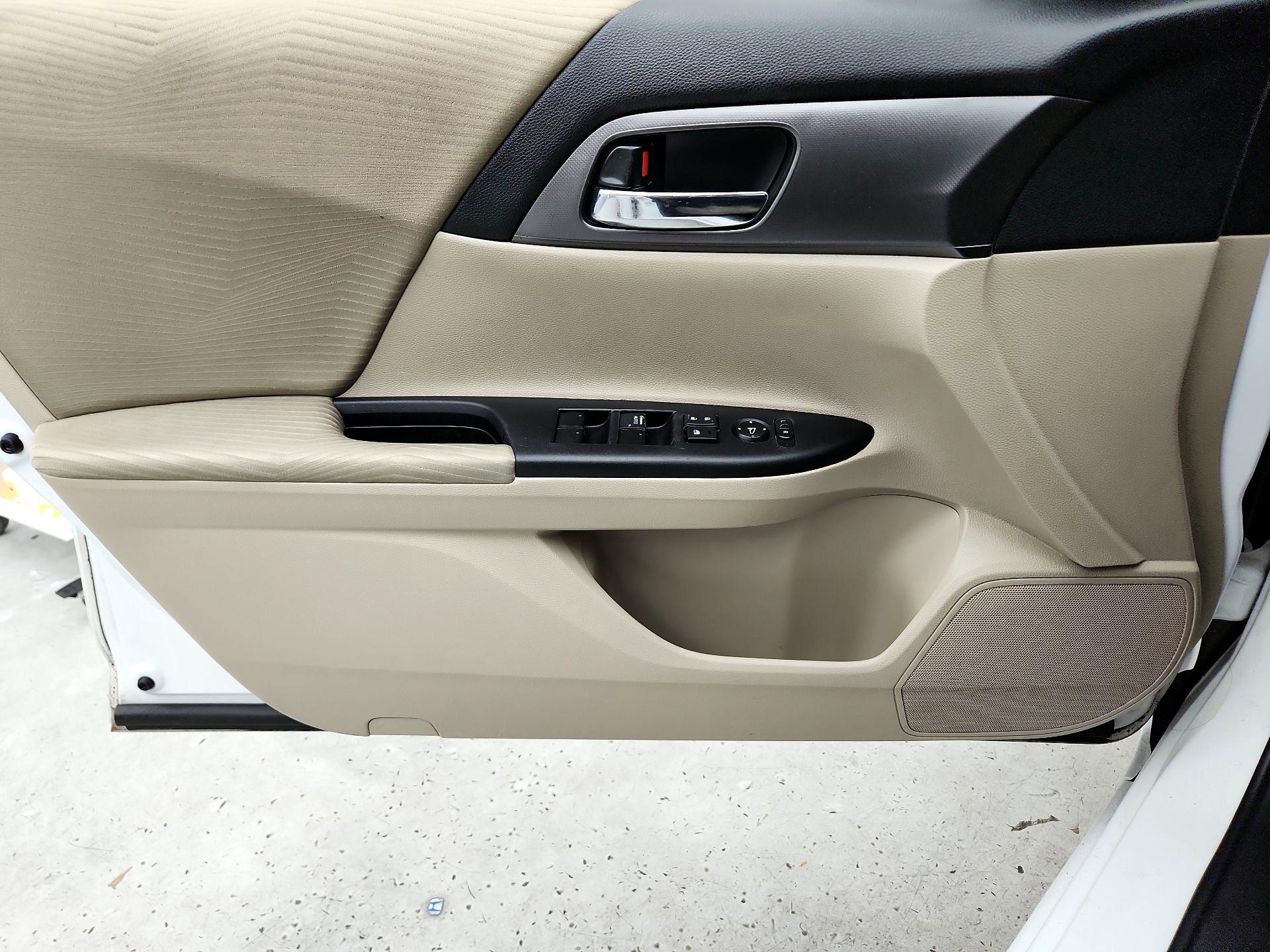 Thumbnail: 2015 Honda Accord - 12