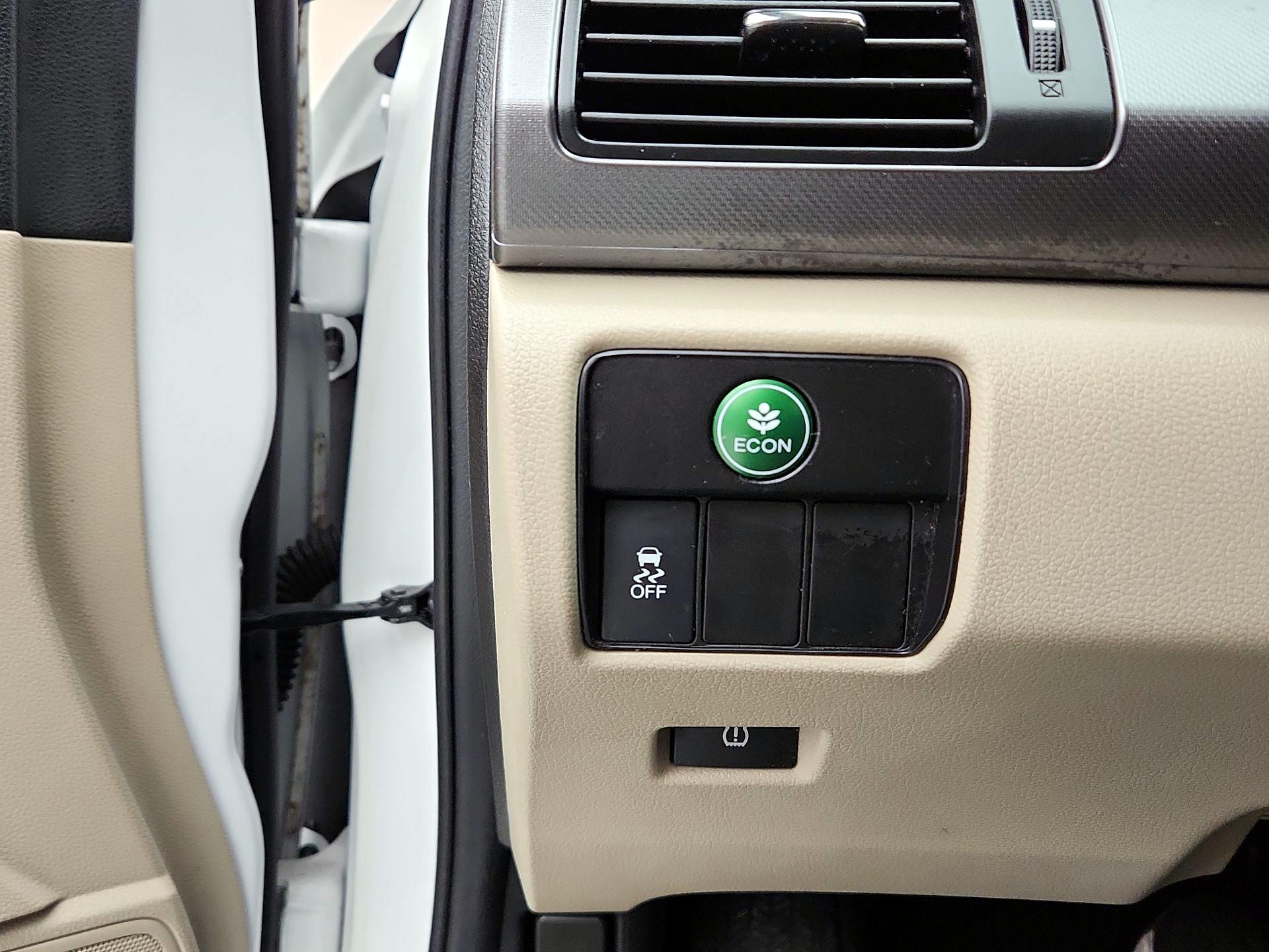 Thumbnail: 2015 Honda Accord - 13