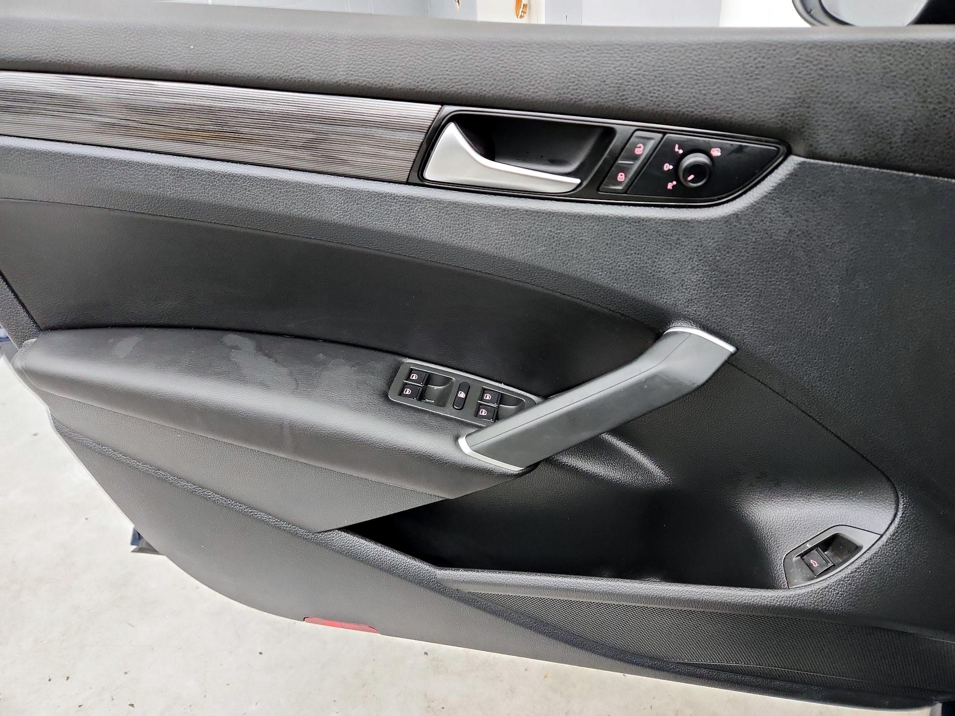 Thumbnail: 2020 Volkswagen Passat - 12