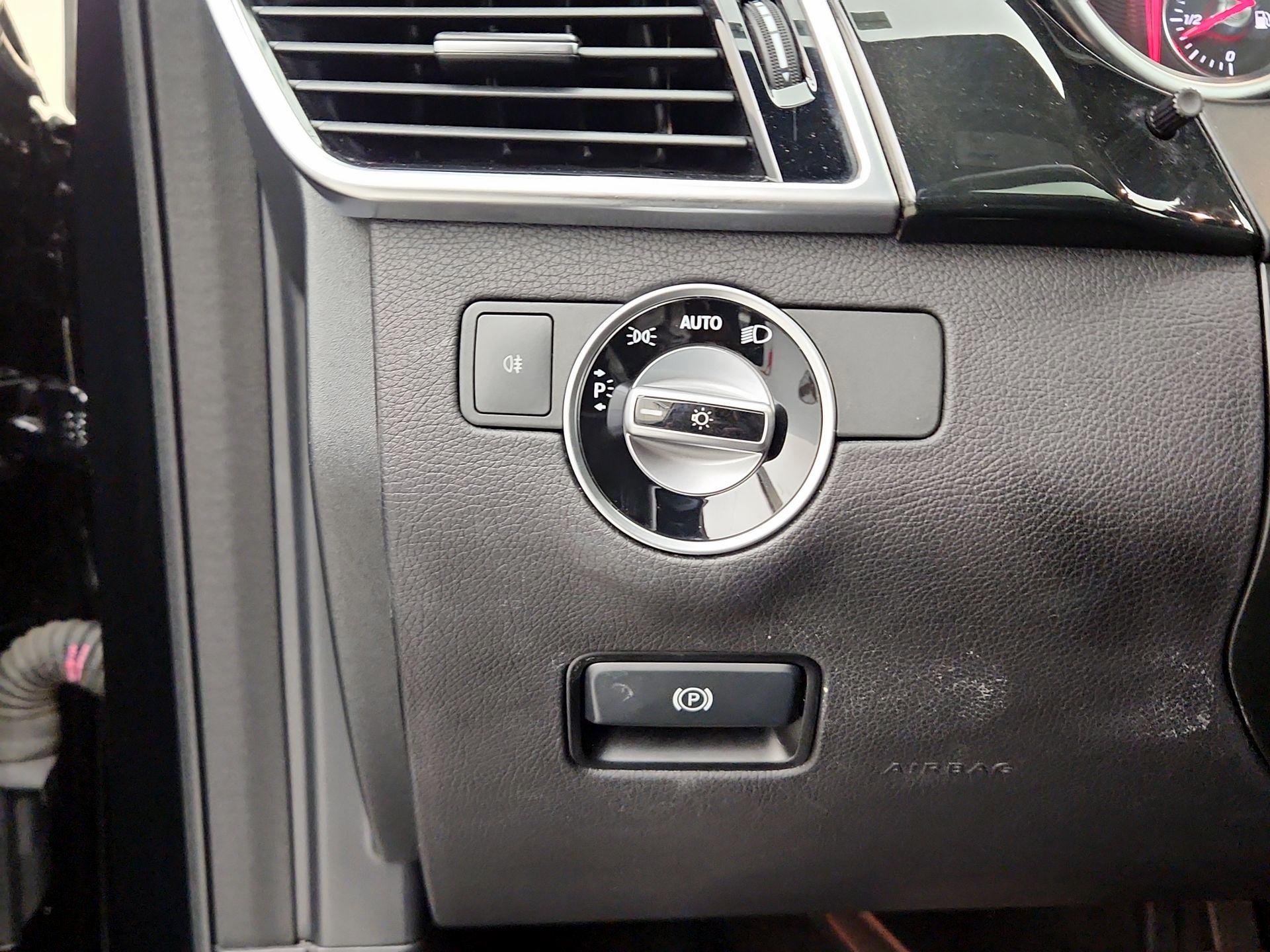 Thumbnail: 2017 Mercedes-Benz GLE - 13