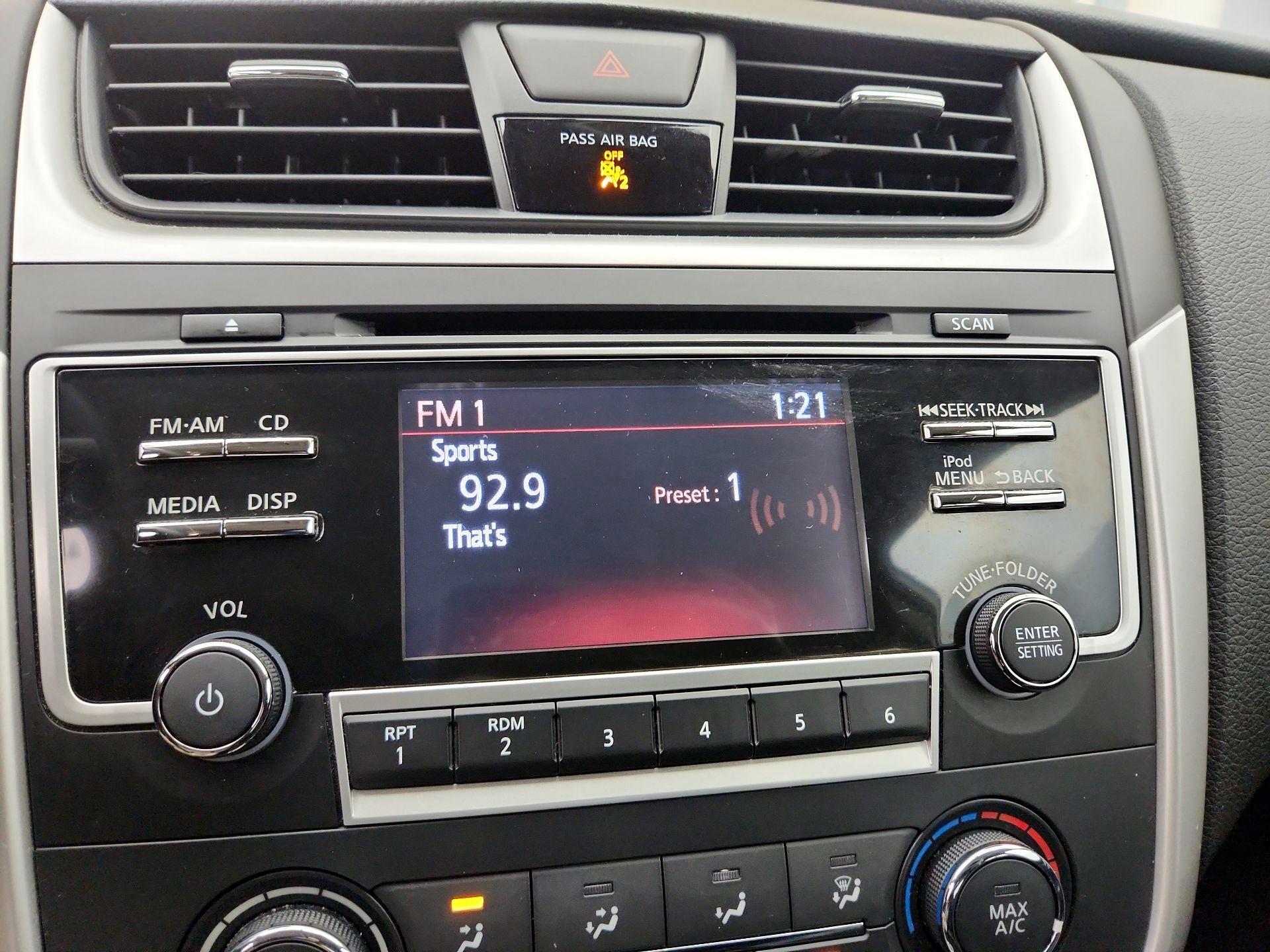 Thumbnail: 2017 Nissan Altima - 15