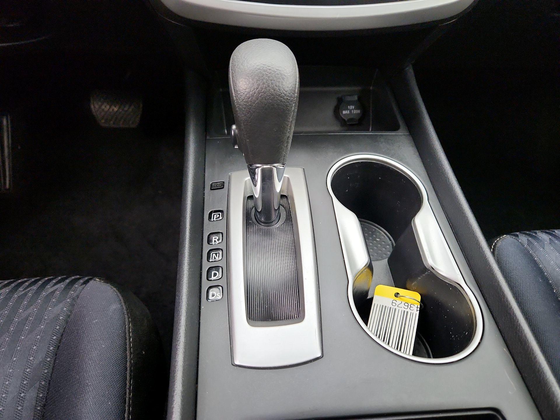 Thumbnail: 2017 Nissan Altima - 17