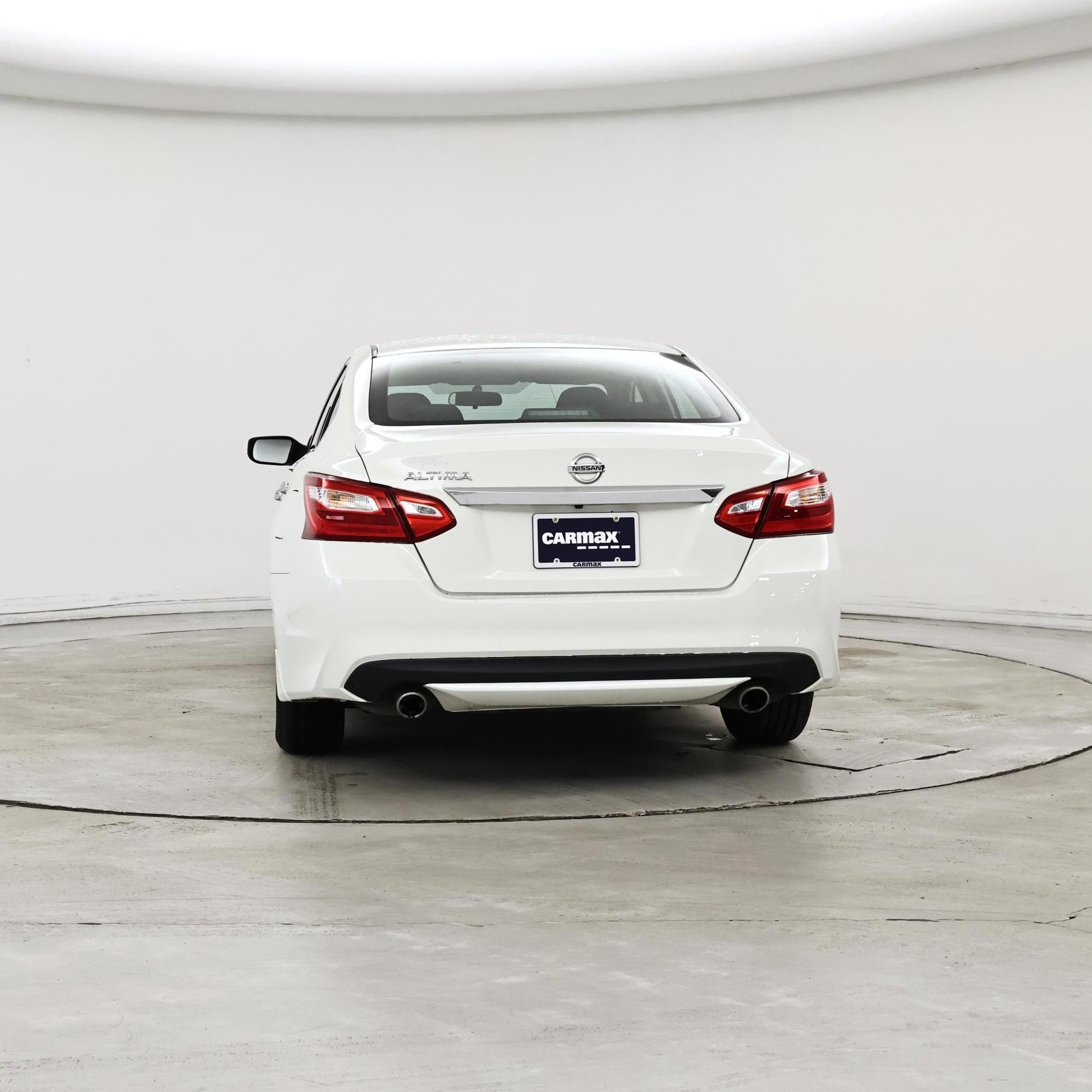 Thumbnail: 2017 Nissan Altima - 6