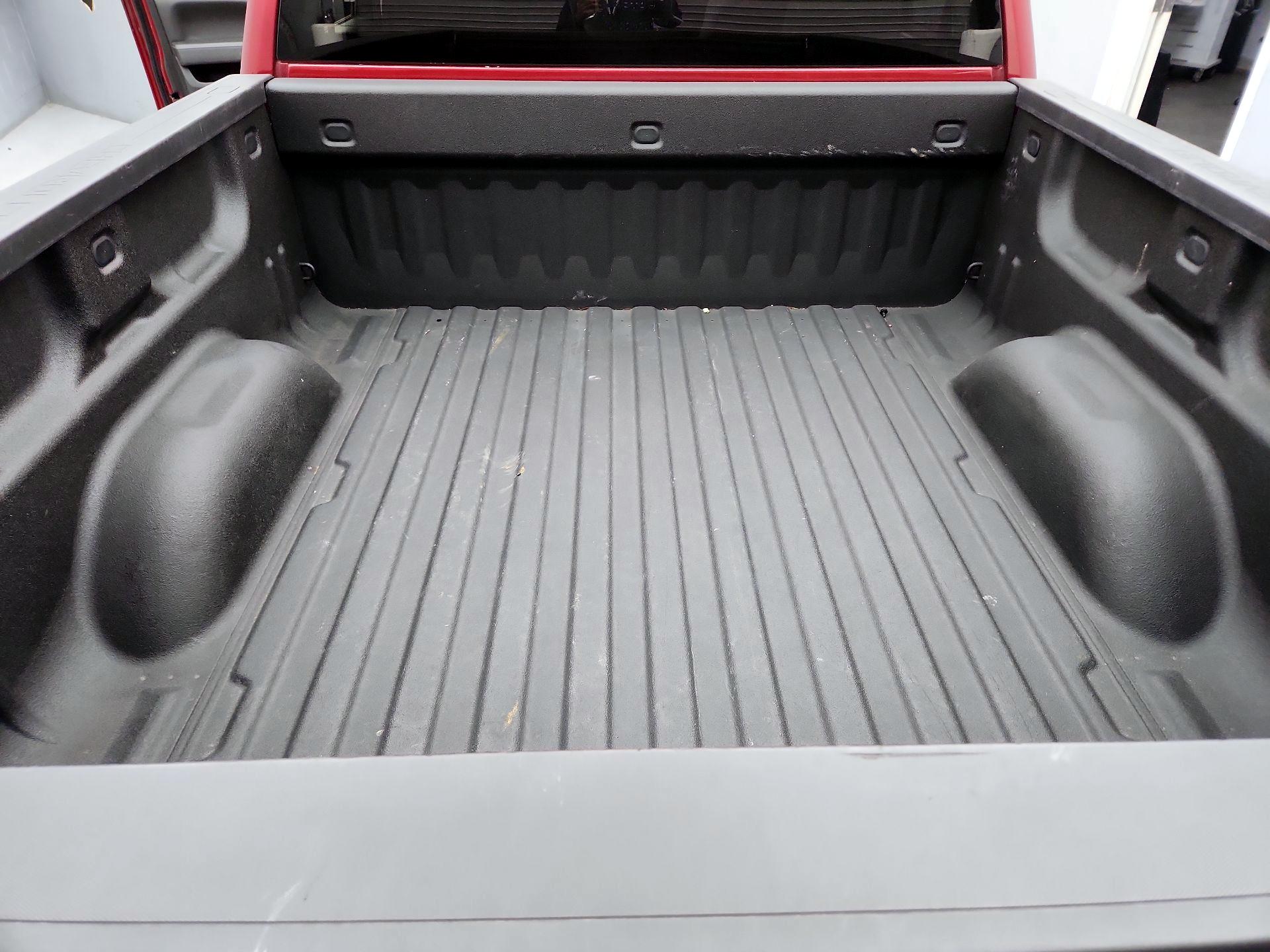 Thumbnail: 2018 Chevrolet Silverado 1500 - 20