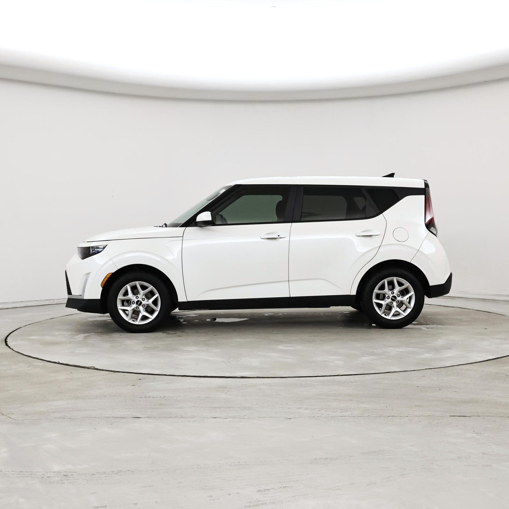 Thumbnail: 2023 Kia Soul - 3