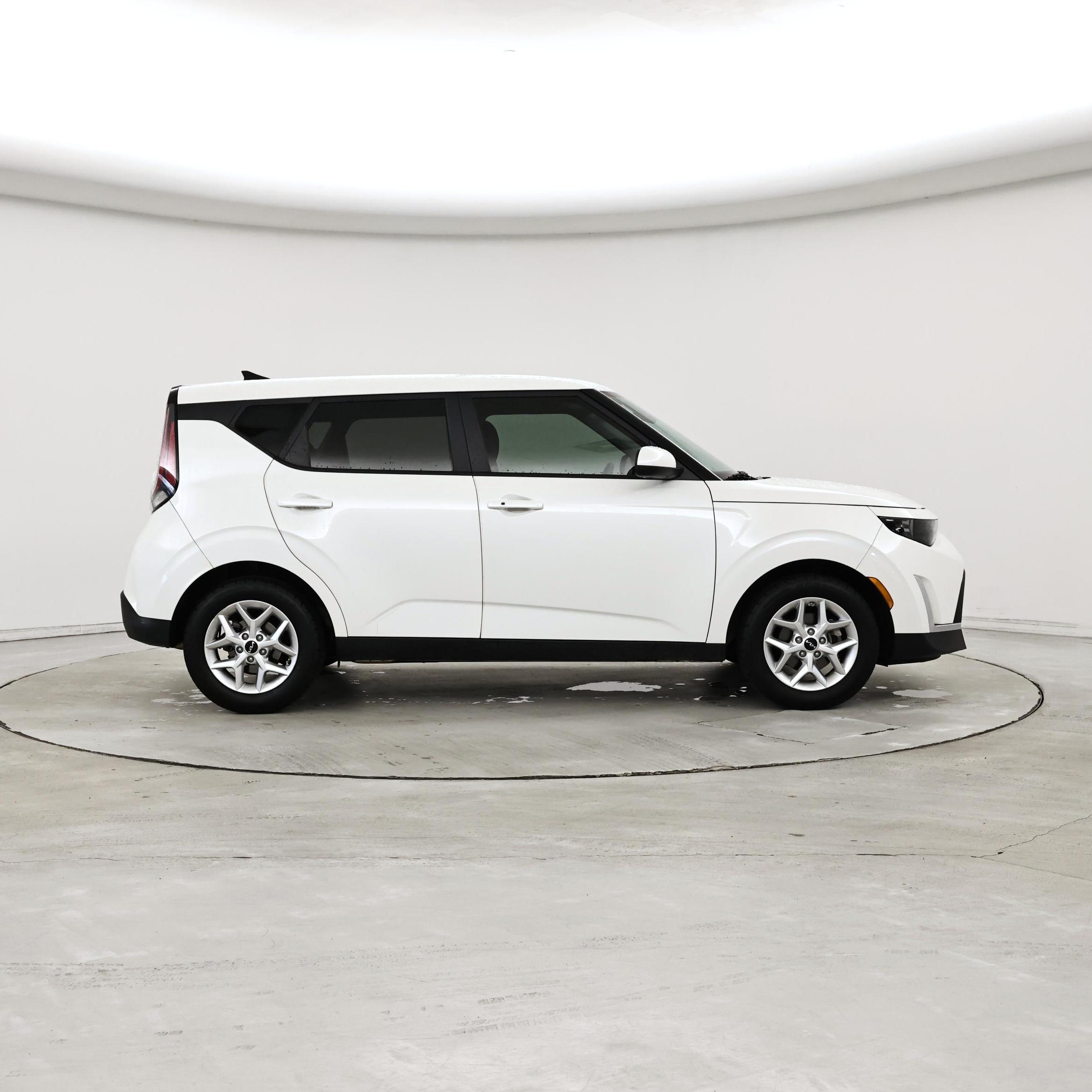 Thumbnail: 2023 Kia Soul - 7