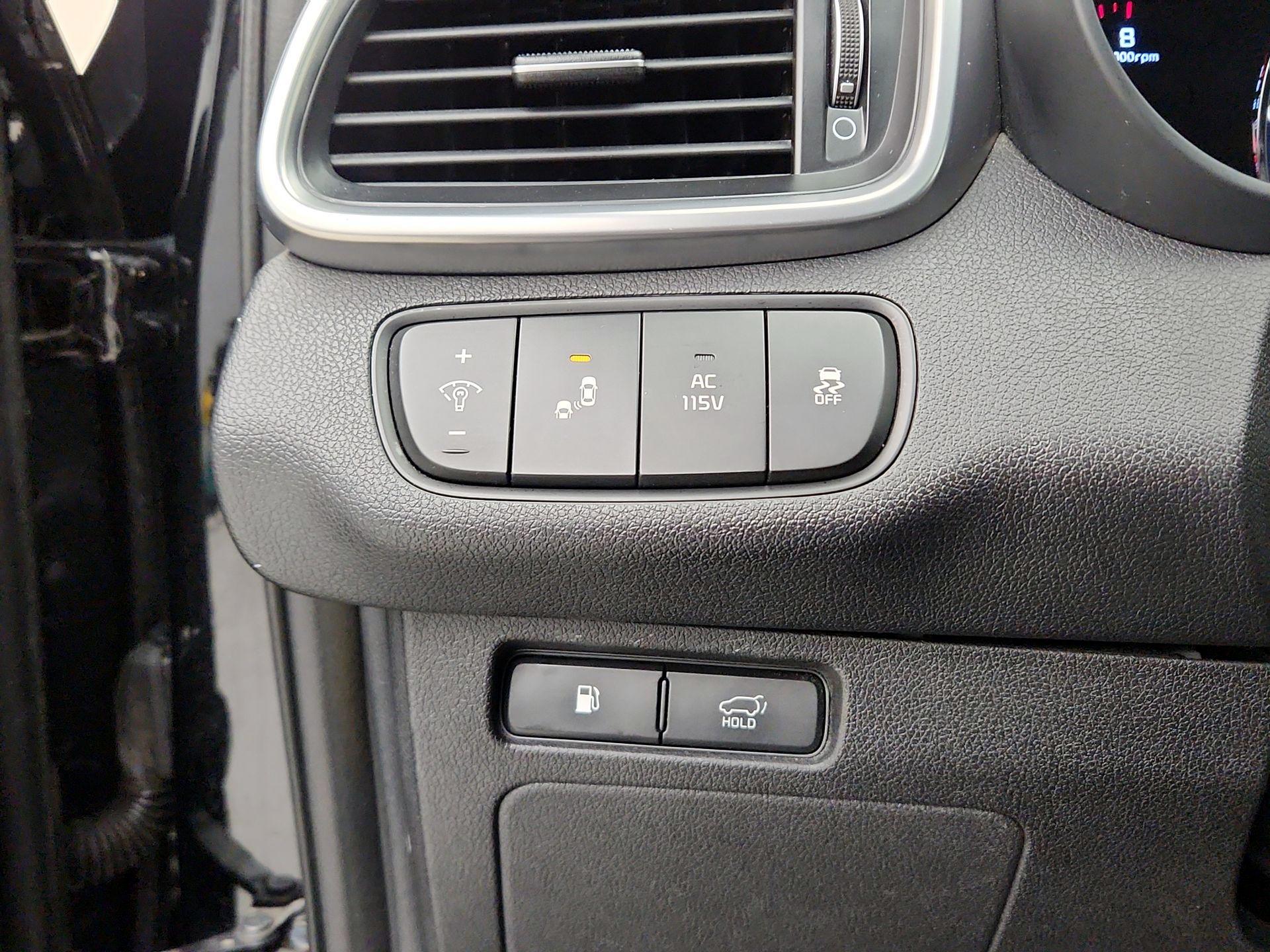 Thumbnail: 2016 Kia Sorento - 13