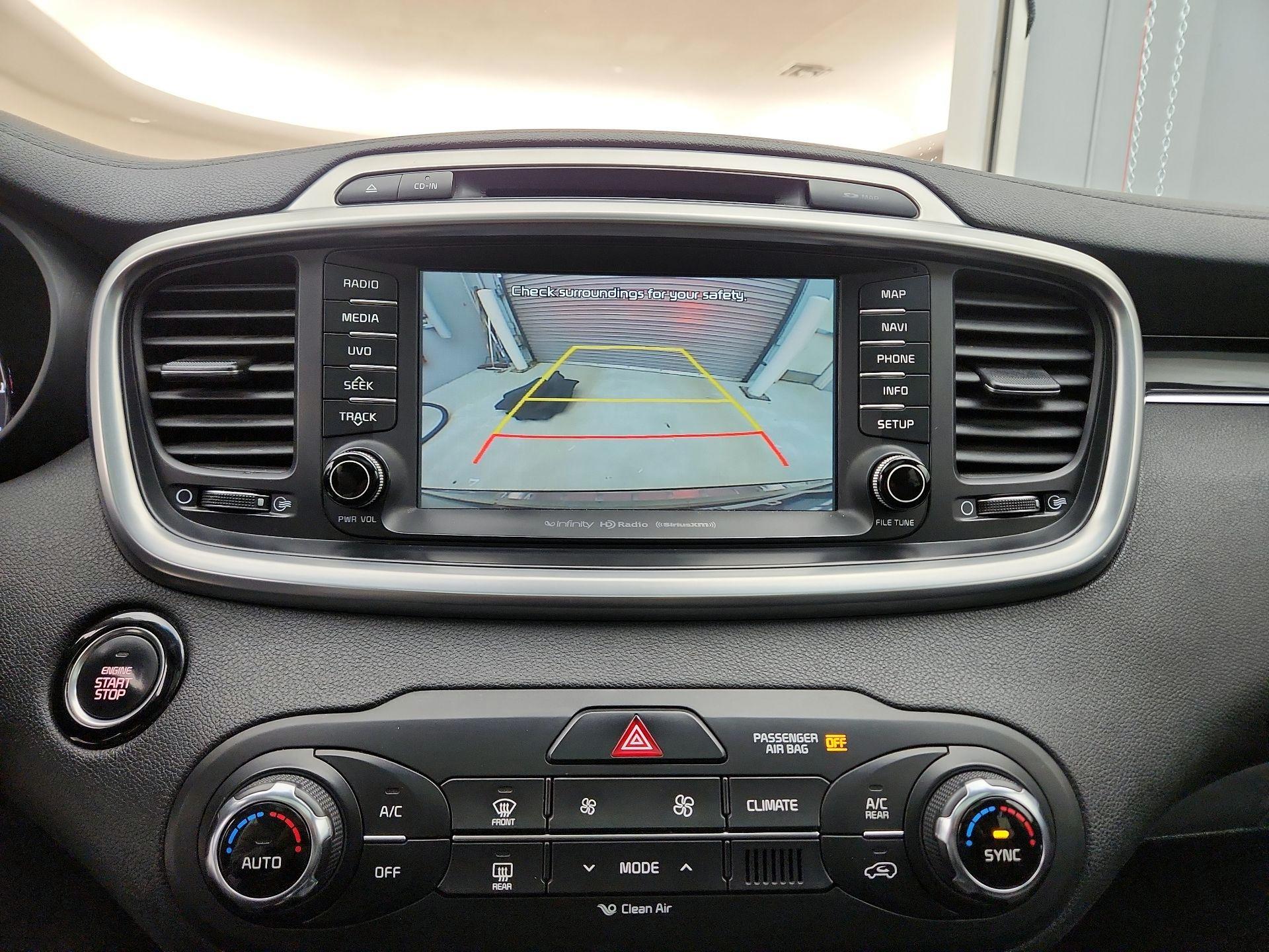 Thumbnail: 2016 Kia Sorento - 15