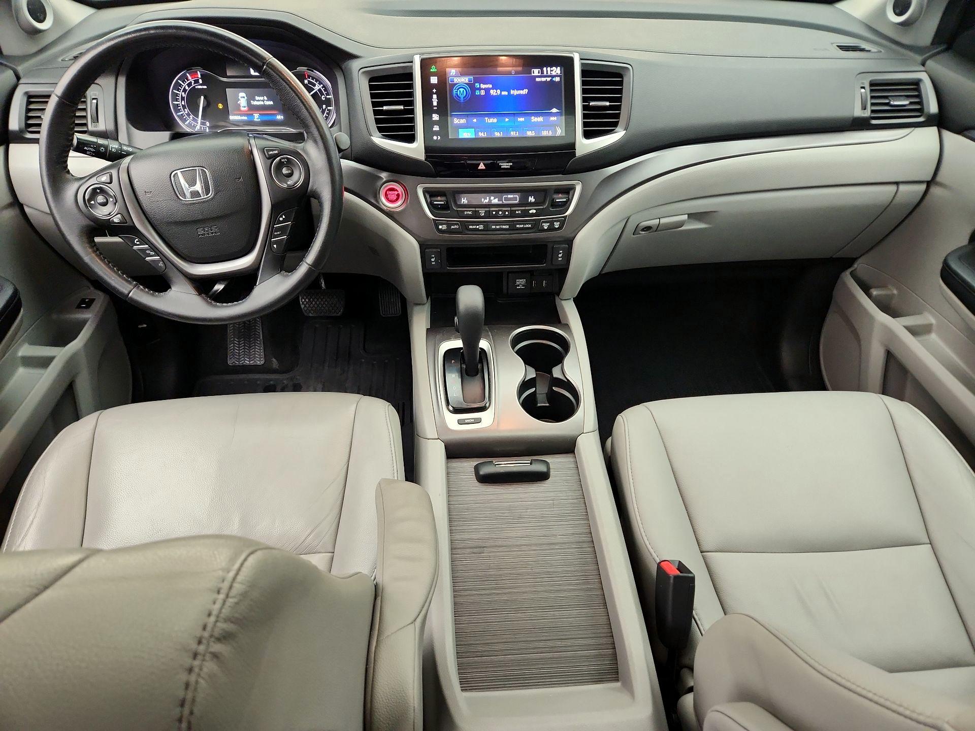 Thumbnail: 2016 Honda Pilot - 9