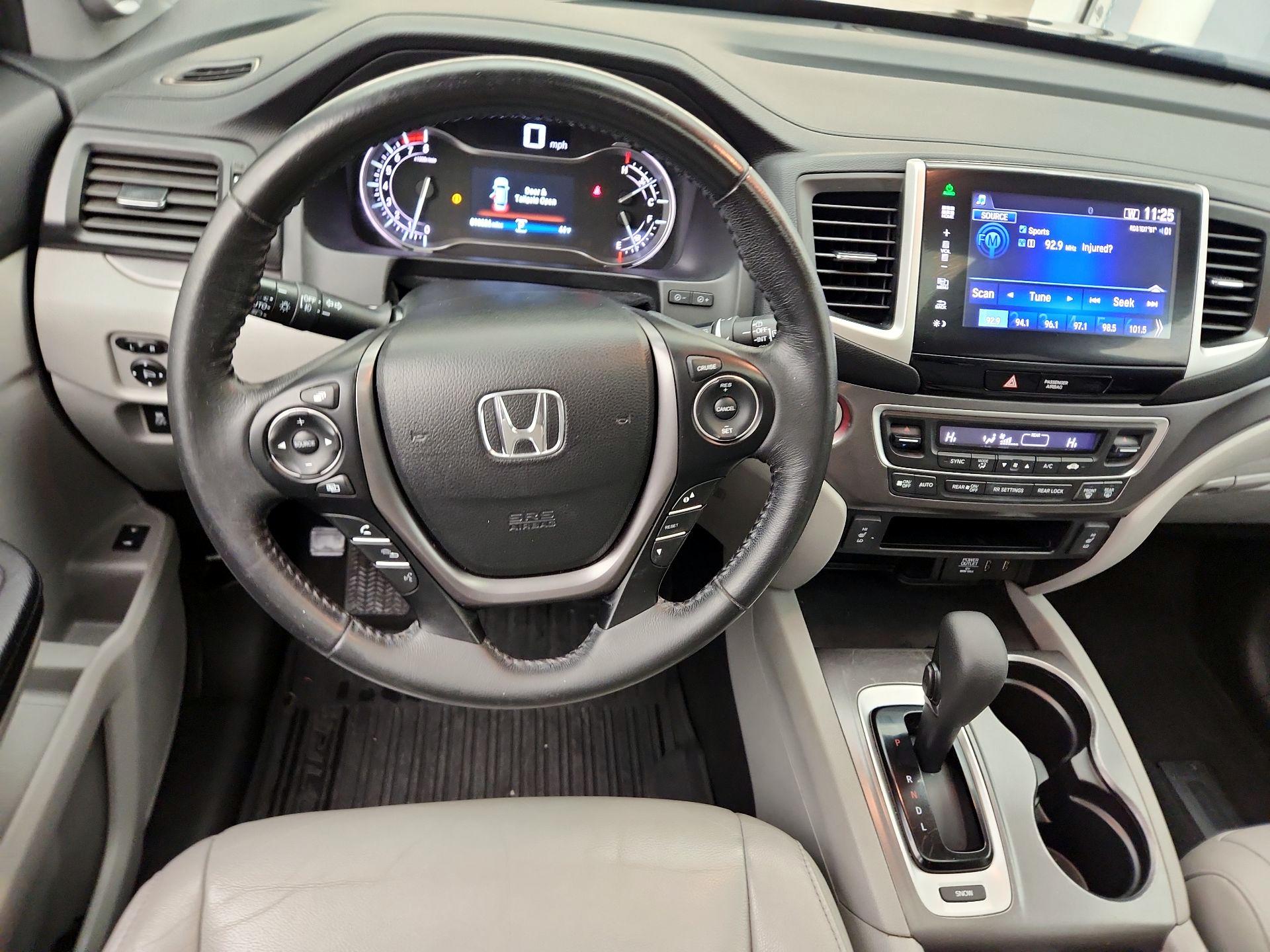 Thumbnail: 2016 Honda Pilot - 10