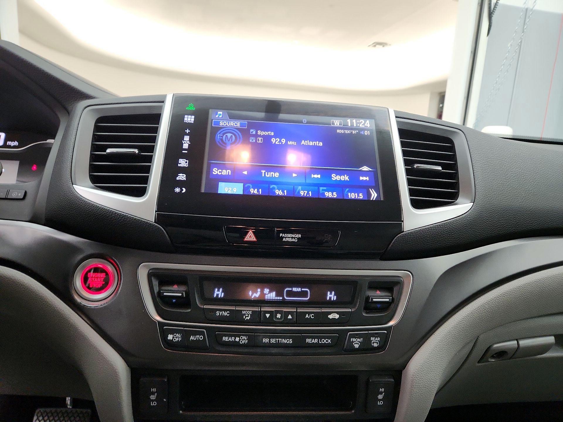 Thumbnail: 2016 Honda Pilot - 15