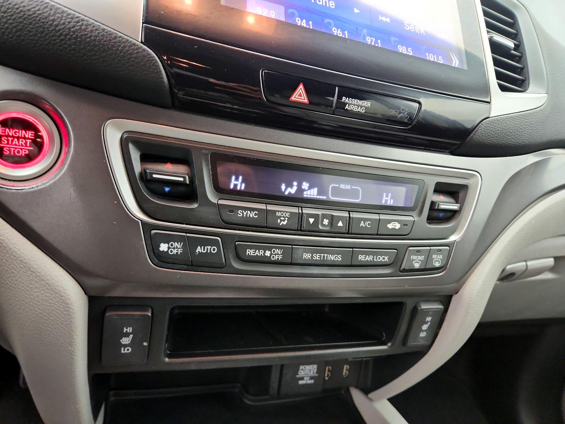 Thumbnail: 2016 Honda Pilot - 16