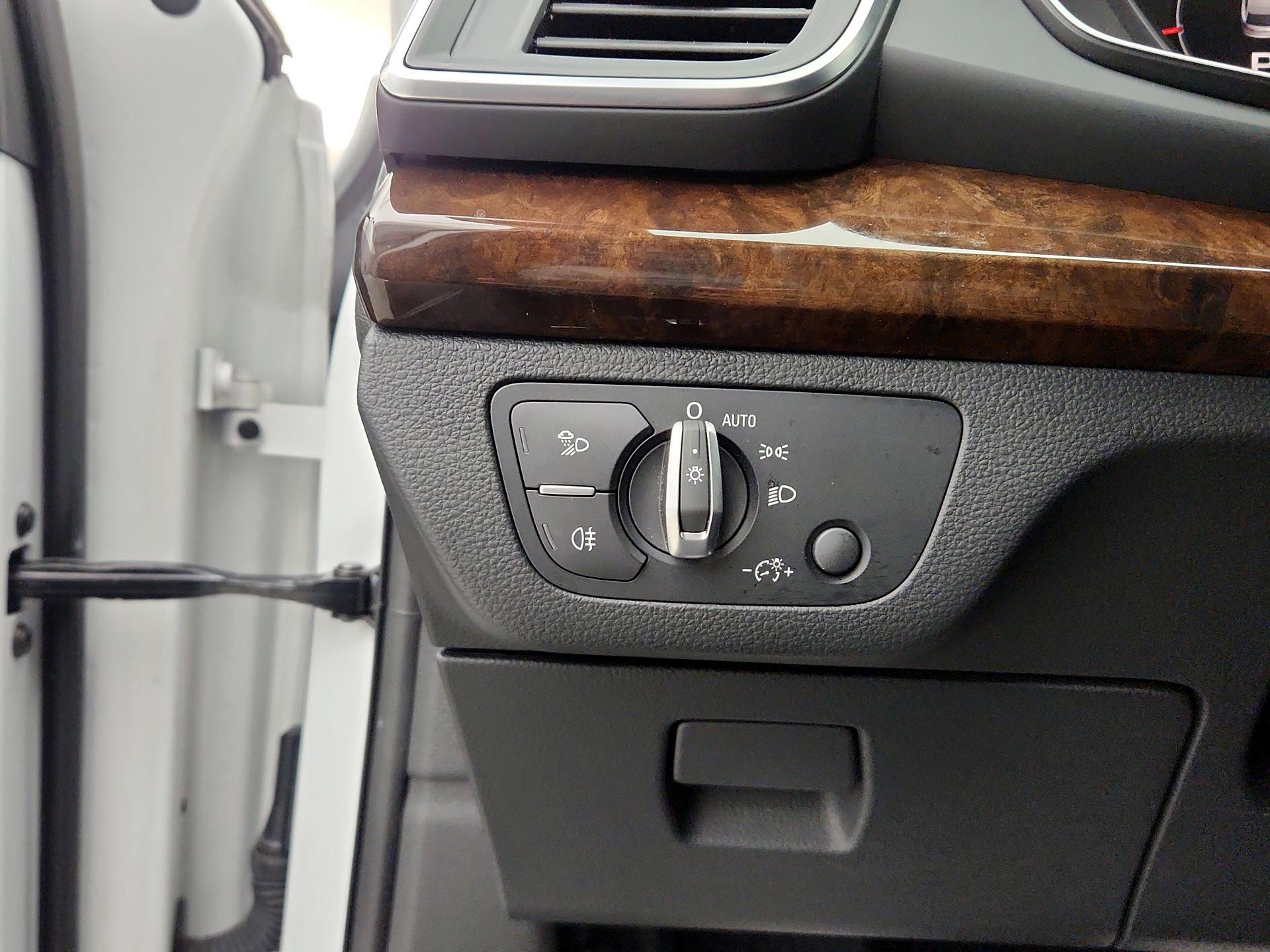 Thumbnail: 2020 Audi Q5 - 13