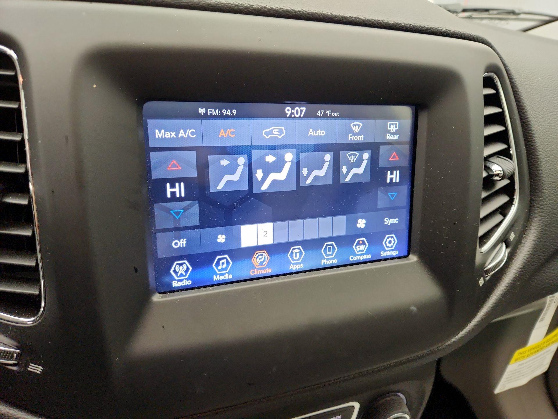 Thumbnail: 2019 Jeep Compass - 16