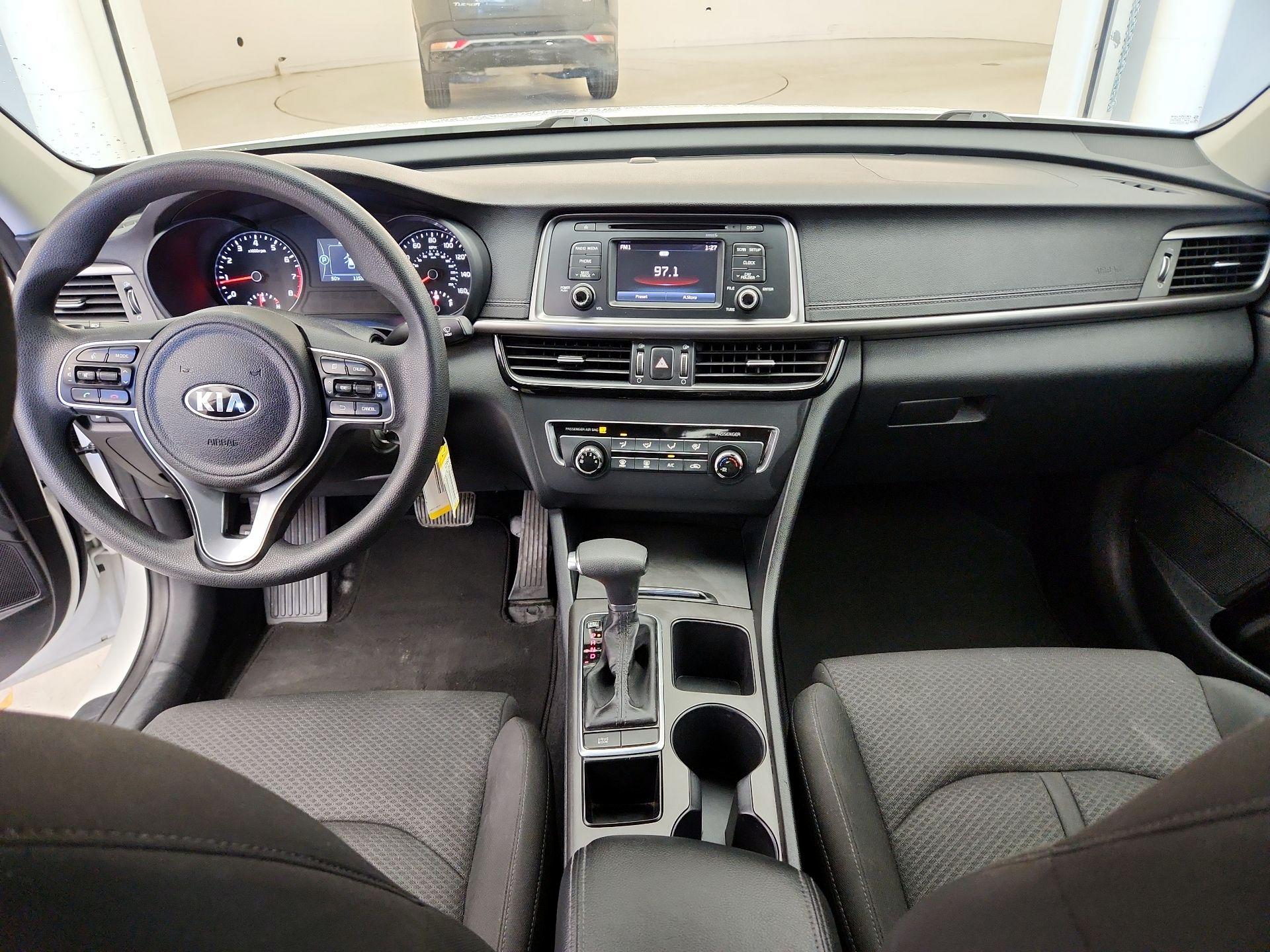 Thumbnail: 2016 Kia Optima - 9