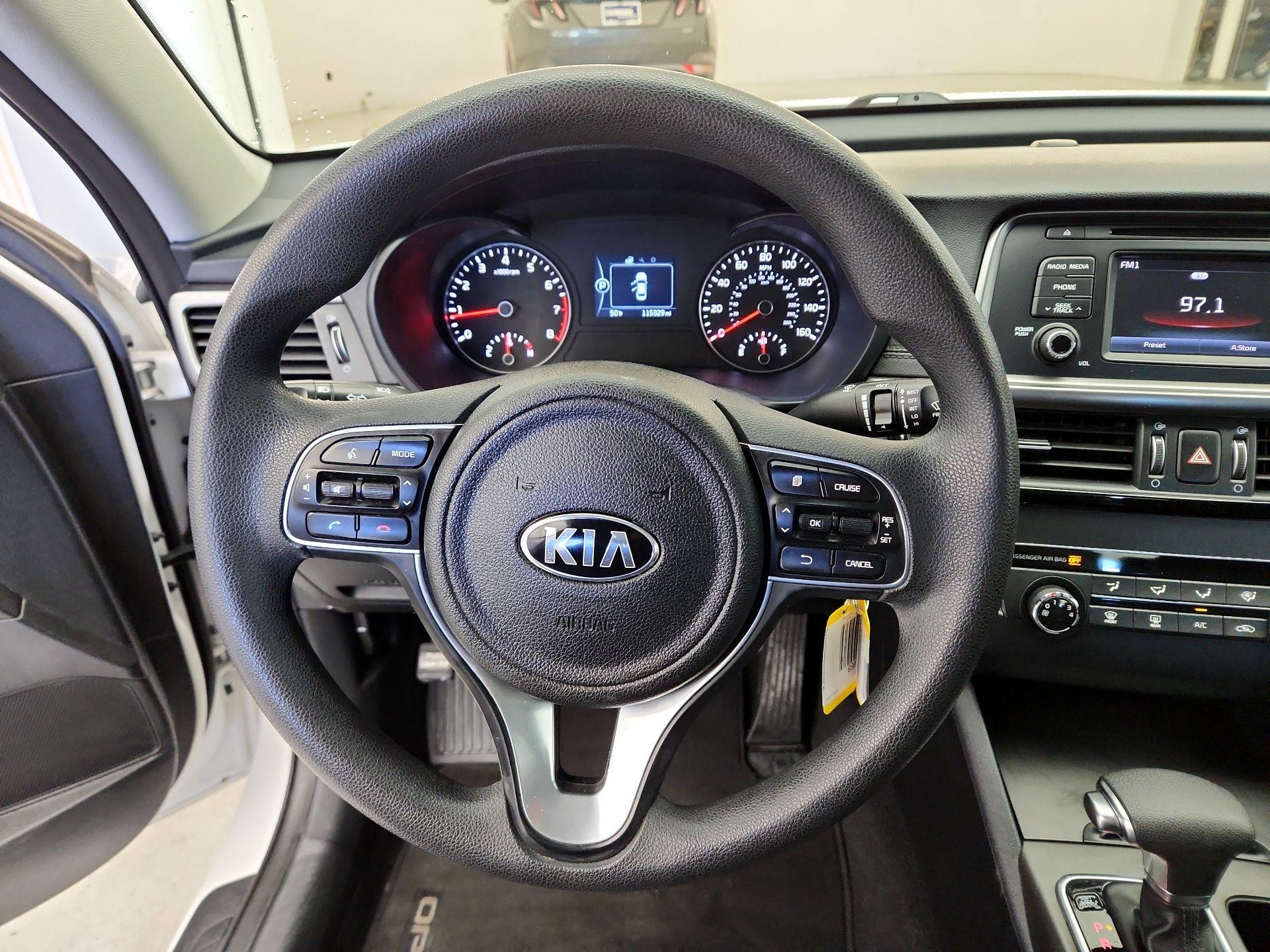 Thumbnail: 2016 Kia Optima - 10