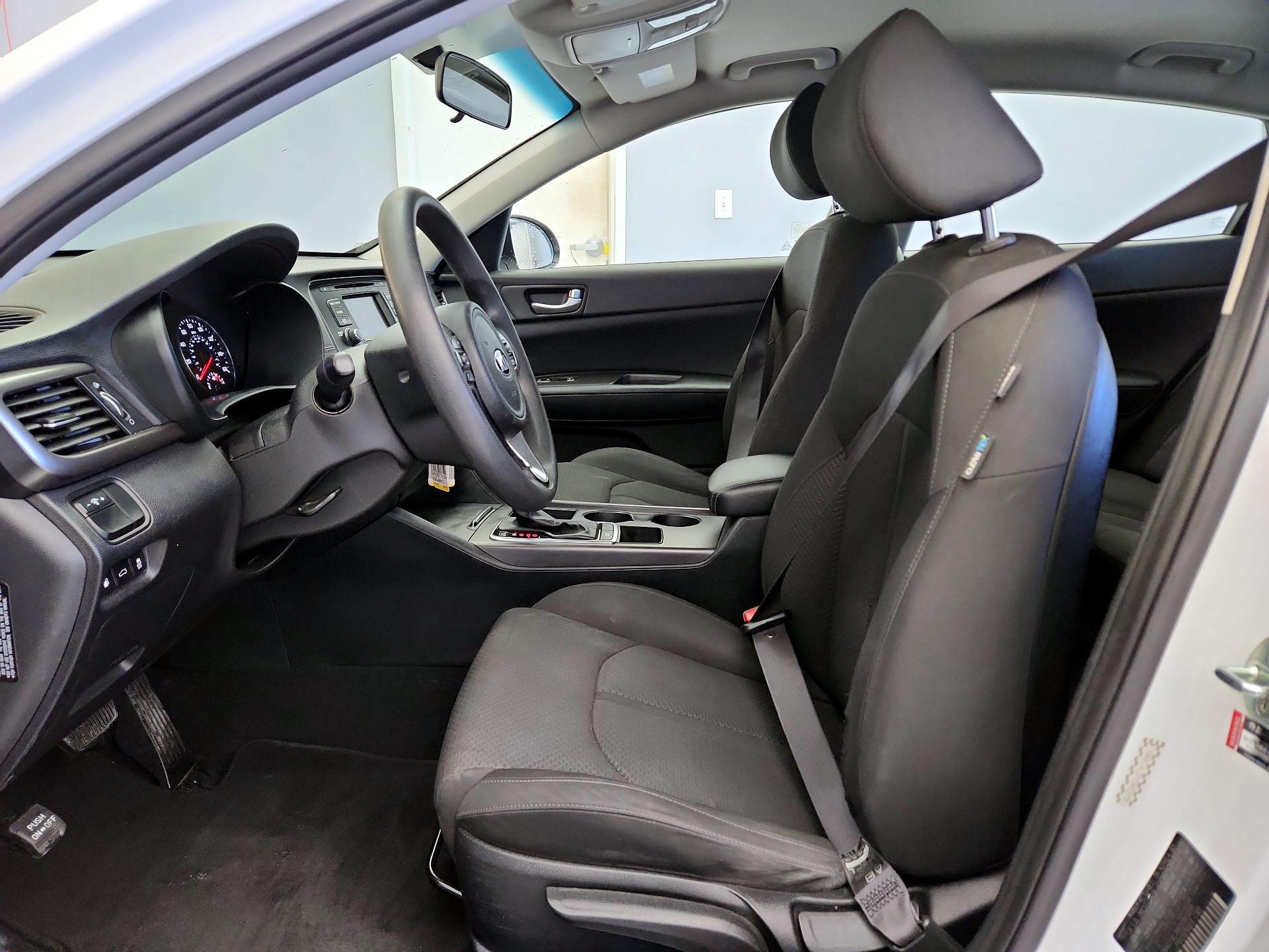 Thumbnail: 2016 Kia Optima - 11