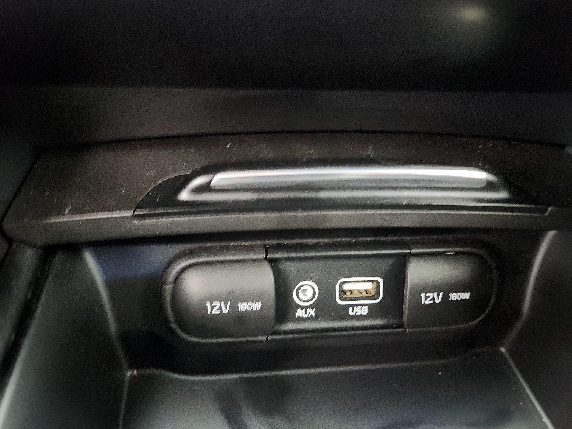 Thumbnail: 2016 Kia Optima - 18