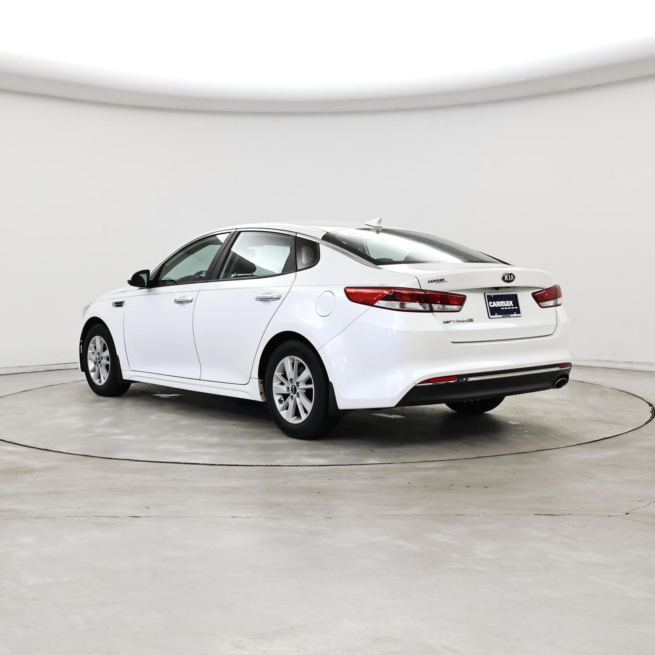 Thumbnail: 2016 Kia Optima - 2