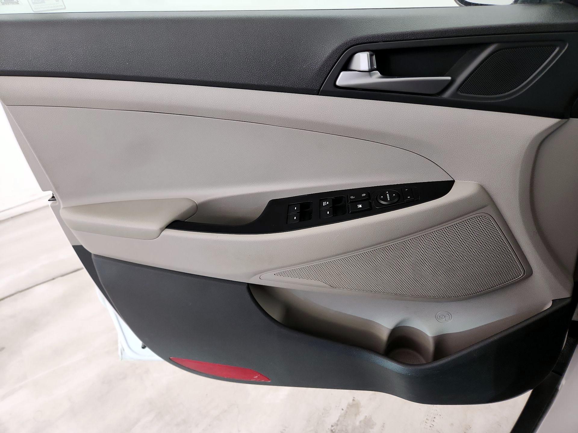 Thumbnail: 2017 Hyundai Tucson - 12