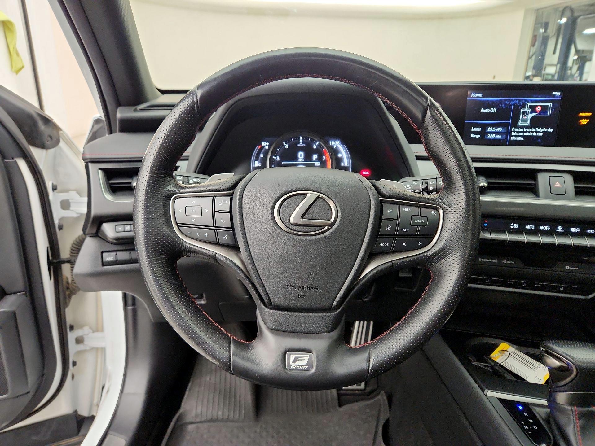 Thumbnail: 2019 Lexus UX - 10