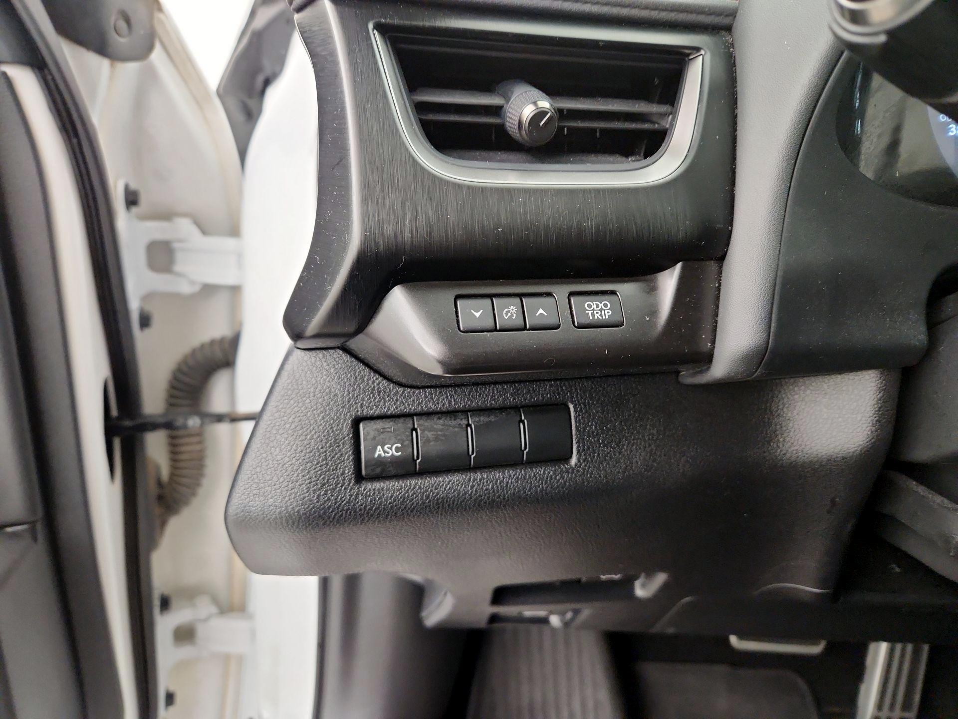 Thumbnail: 2019 Lexus UX - 13