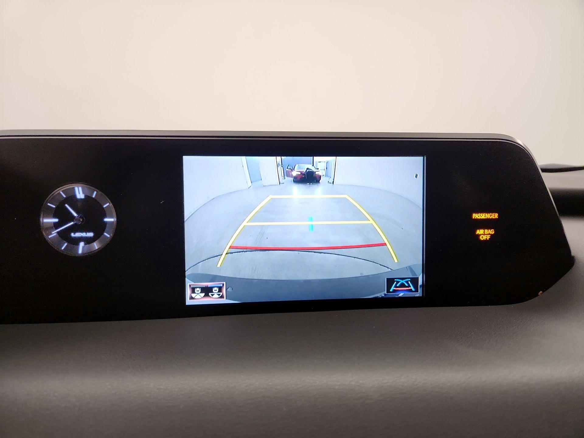 Thumbnail: 2019 Lexus UX - 14