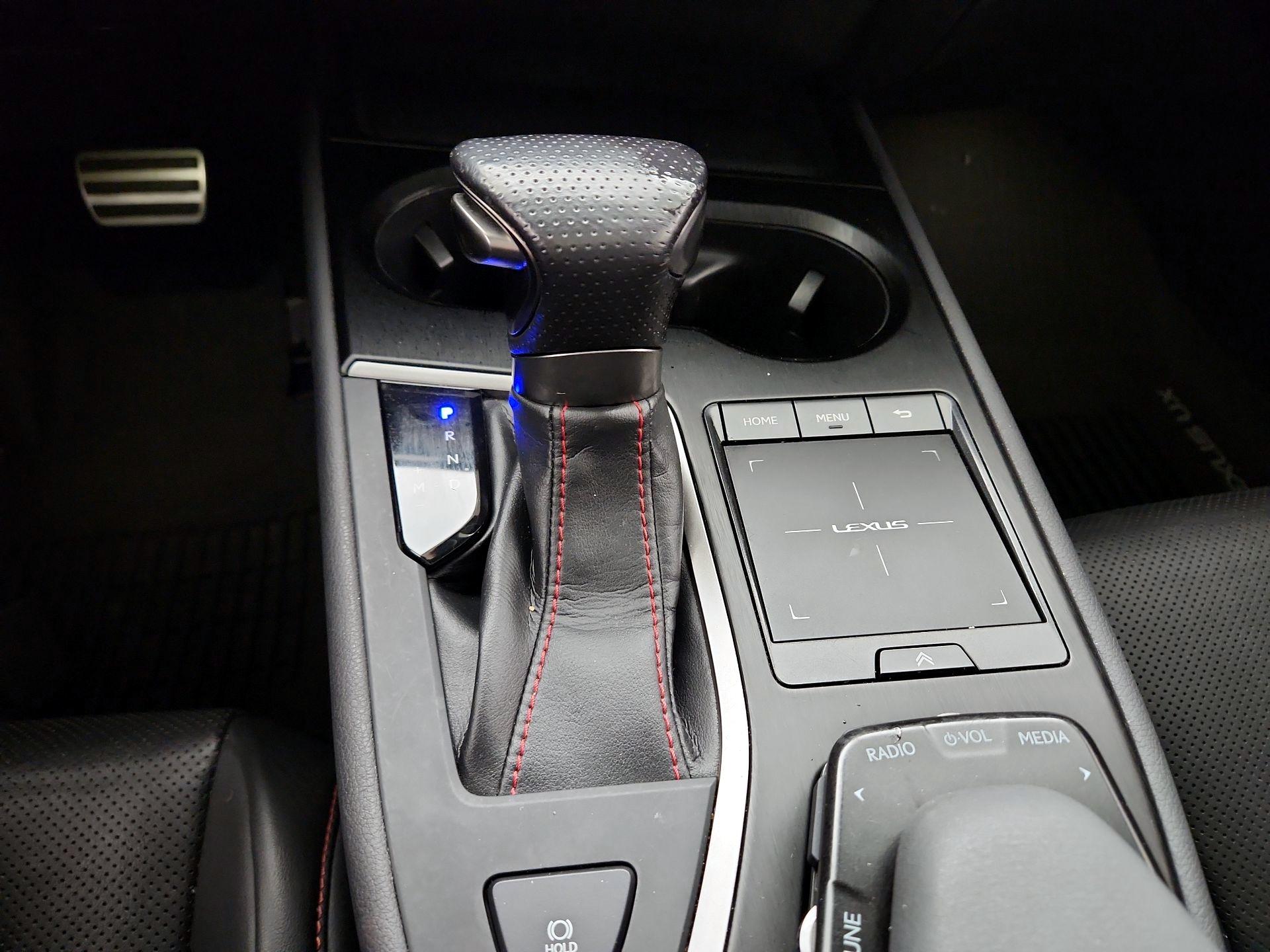 Thumbnail: 2019 Lexus UX - 17