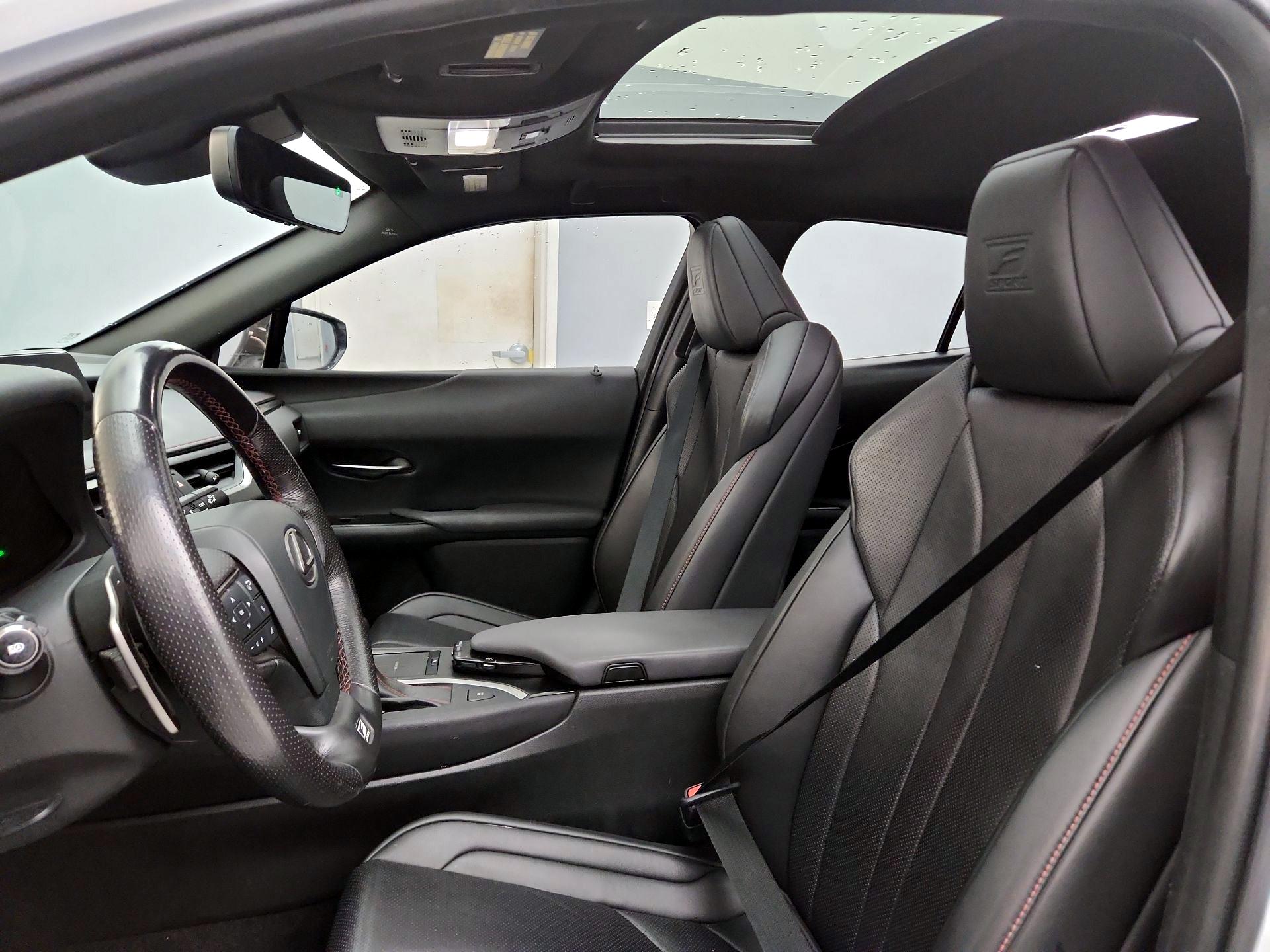 Thumbnail: 2019 Lexus UX - 18