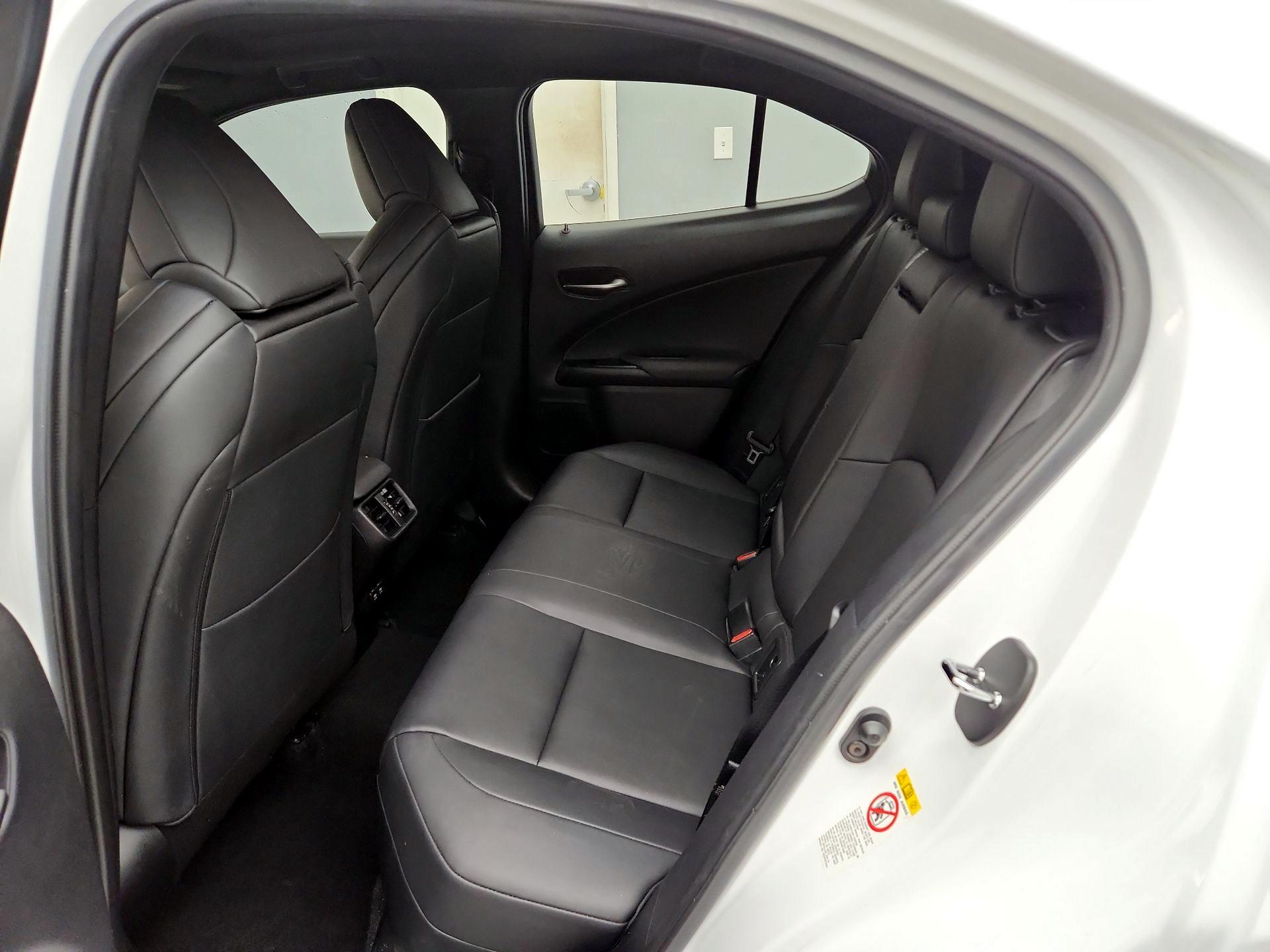 Thumbnail: 2019 Lexus UX - 19